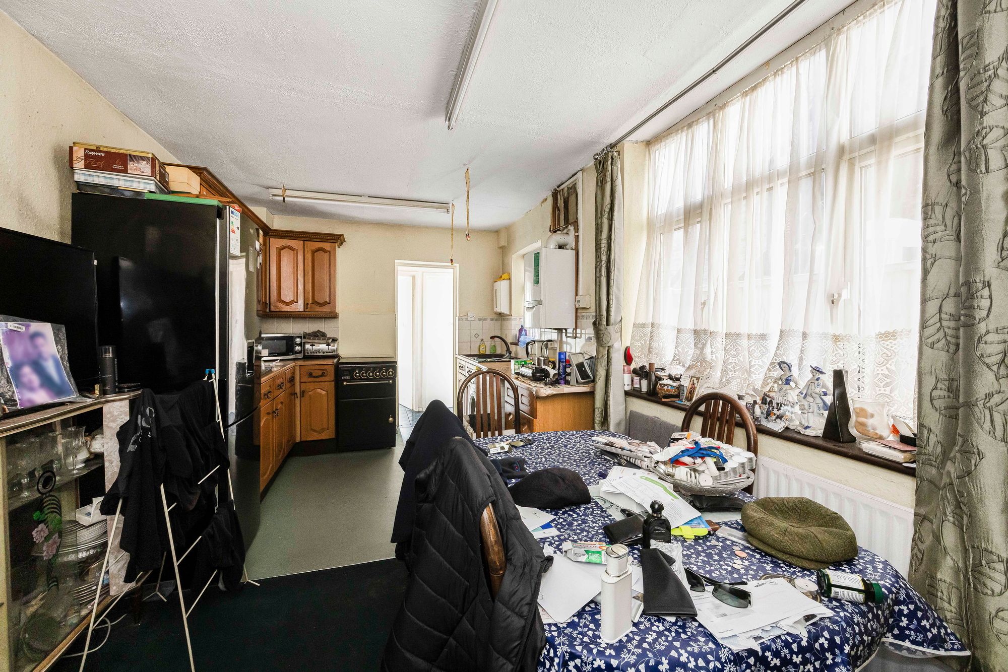 3 bed mid-terraced house for sale in Albert Road, Leyton, E10  - Property Image 5