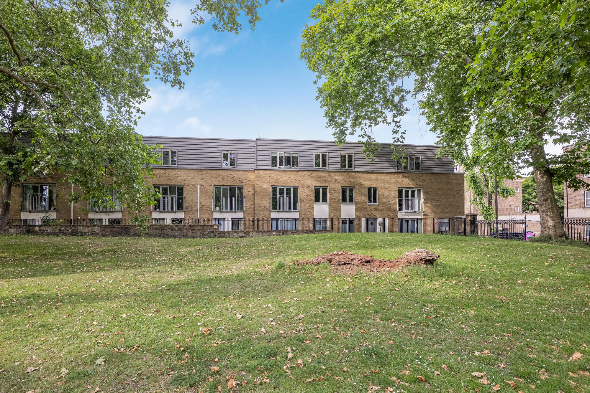 2 bed flat for sale in St. Dunstans Mews, London, E1 10