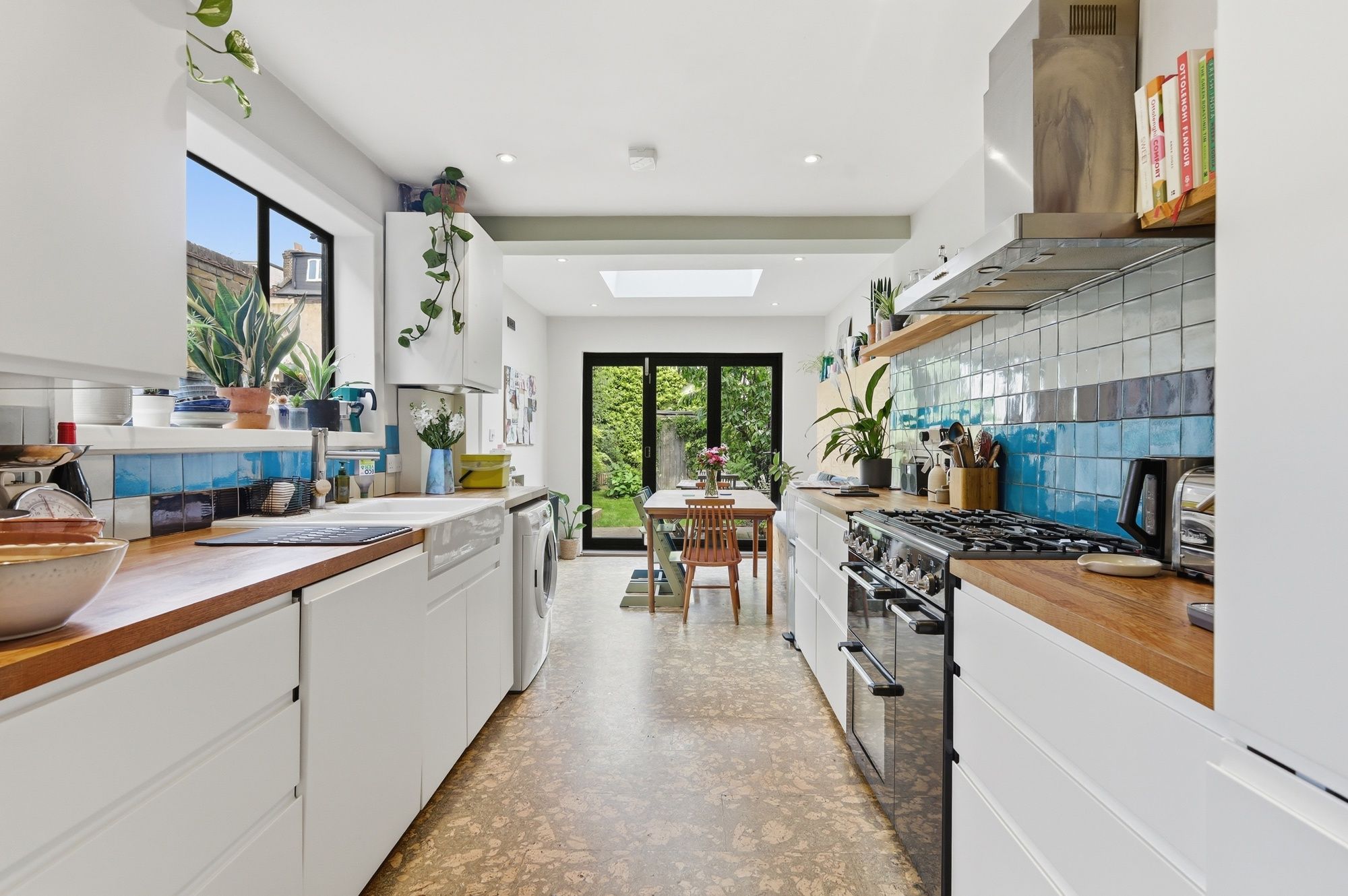 4 bed terraced house for sale in Waterloo Road, Leyton, E10  - Property Image 3