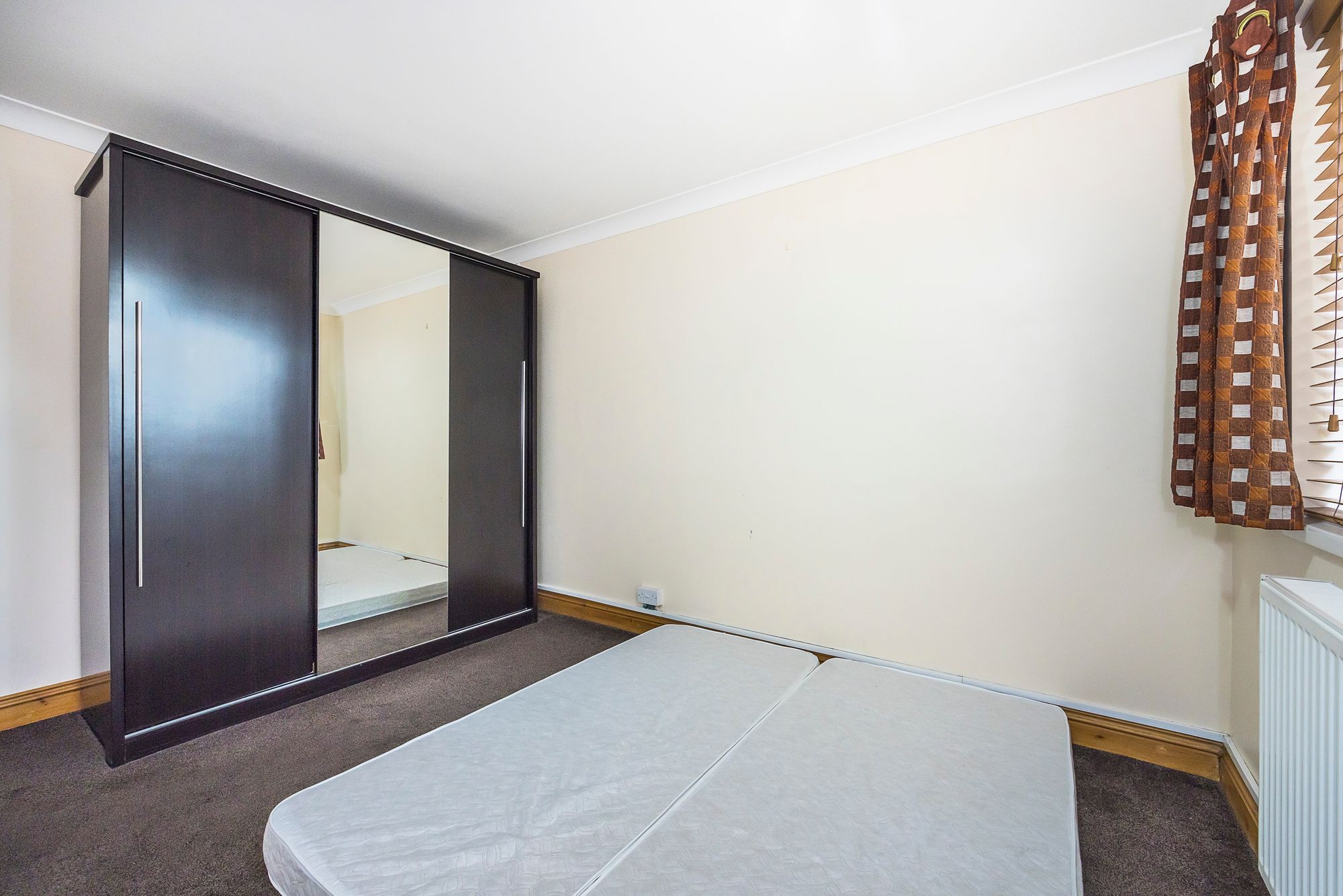 2 bed flat to rent in Brunswick Road, London, E10  - Property Image 5