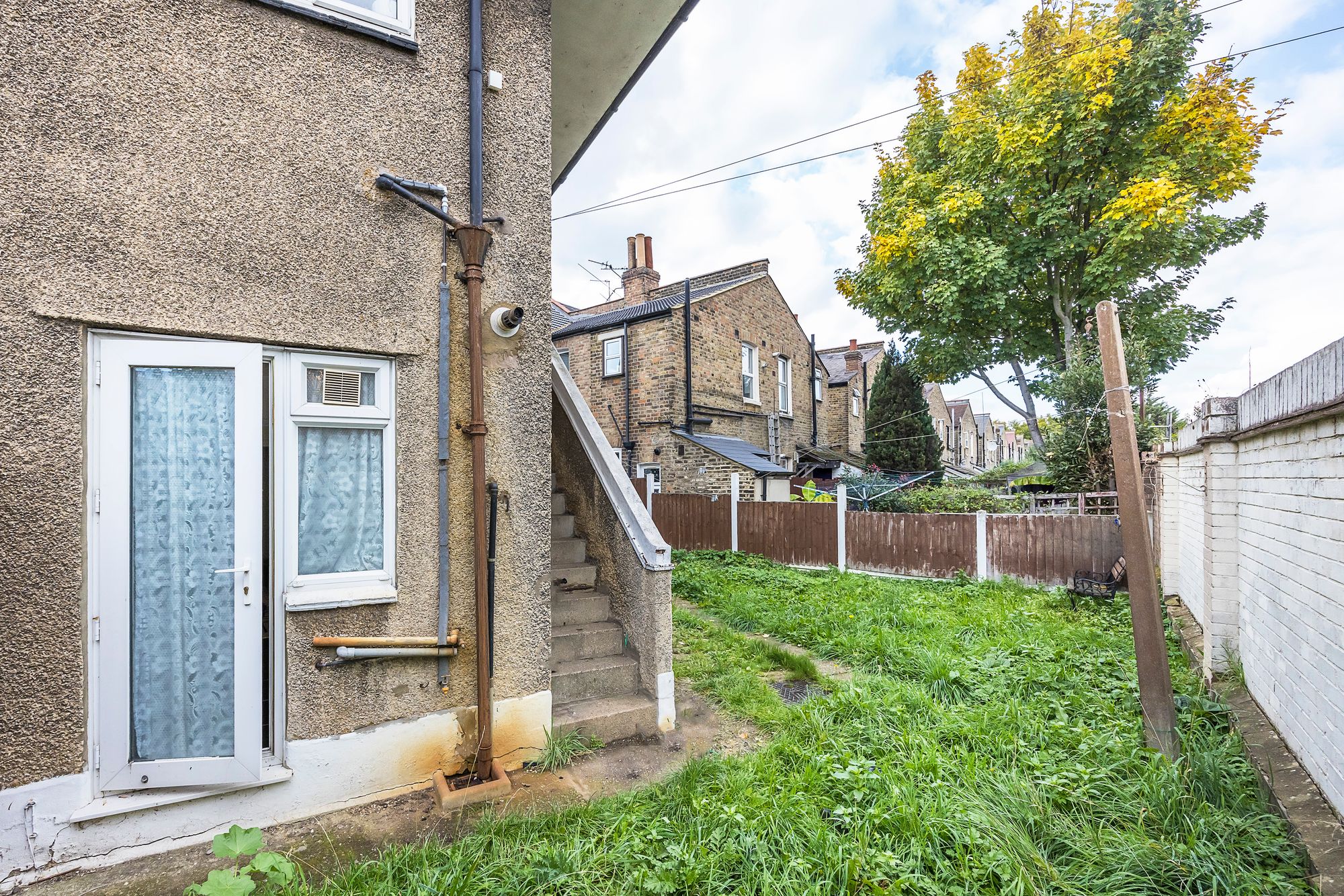 2 bed flat to rent in Brunswick Road, London, E10 11