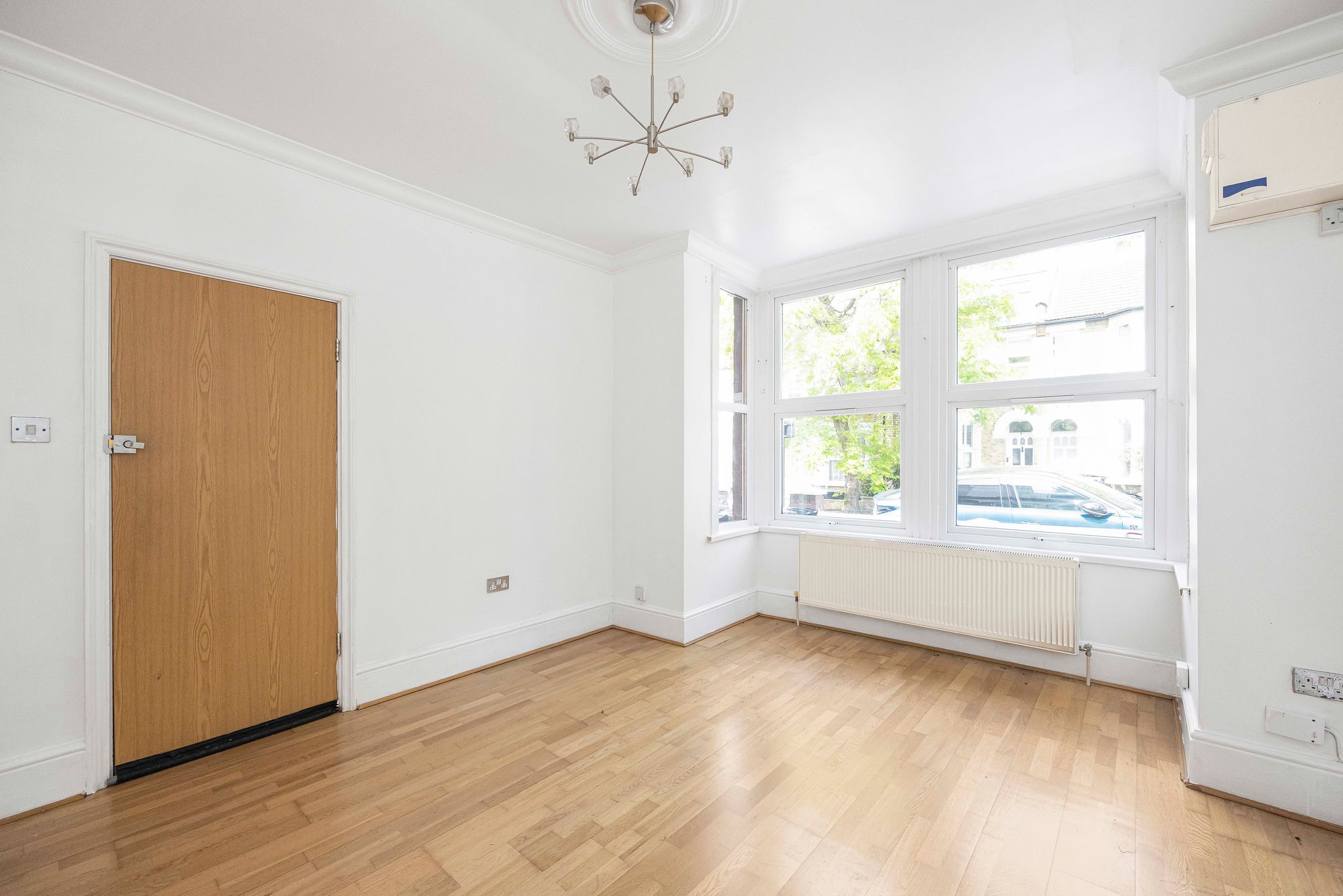 2 bed flat for sale in Guernsey Road, Leytonstone, E11  - Property Image 4