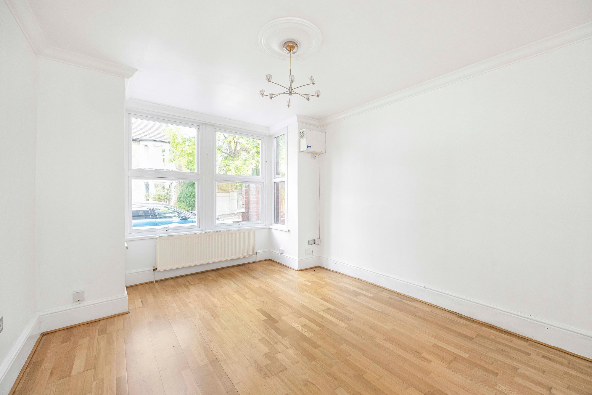 2 bed flat for sale in Guernsey Road, Leytonstone, E11  - Property Image 5