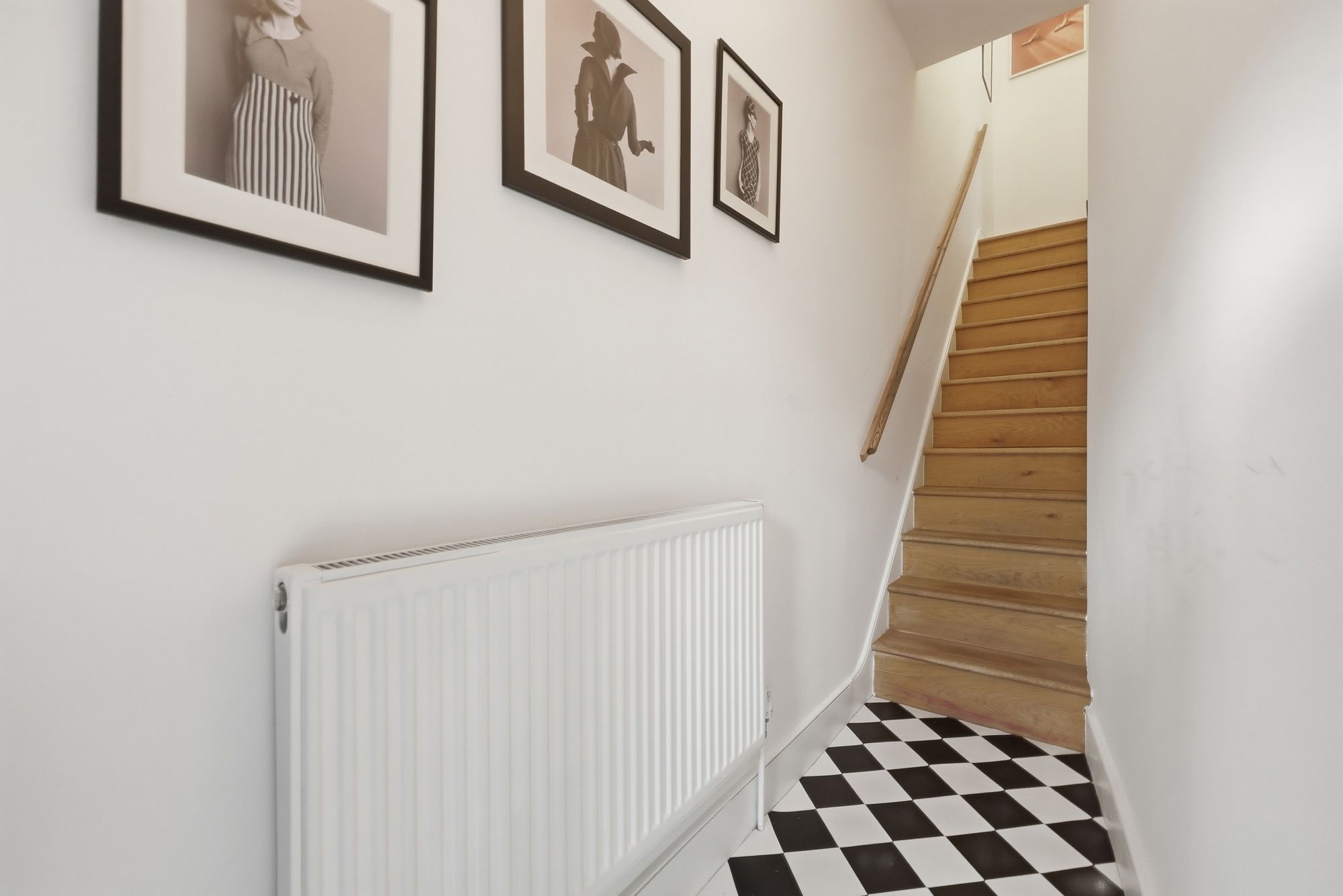 2 bed flat for sale in Francis Road, Leyton, E10 10