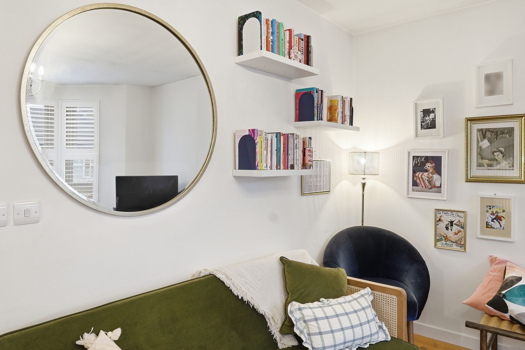 2 bed flat for sale in Francis Road, Leyton, E10  - Property Image 3