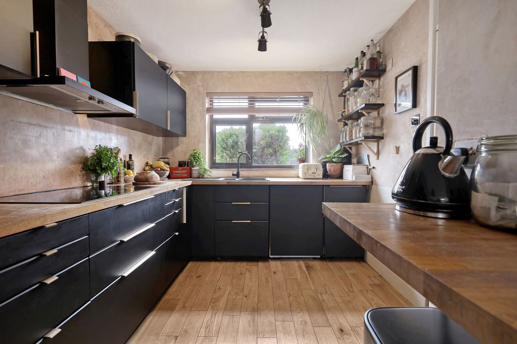 3 bed semi-detached house for sale in Manorhall Gardens, Leyton, E10  - Property Image 3