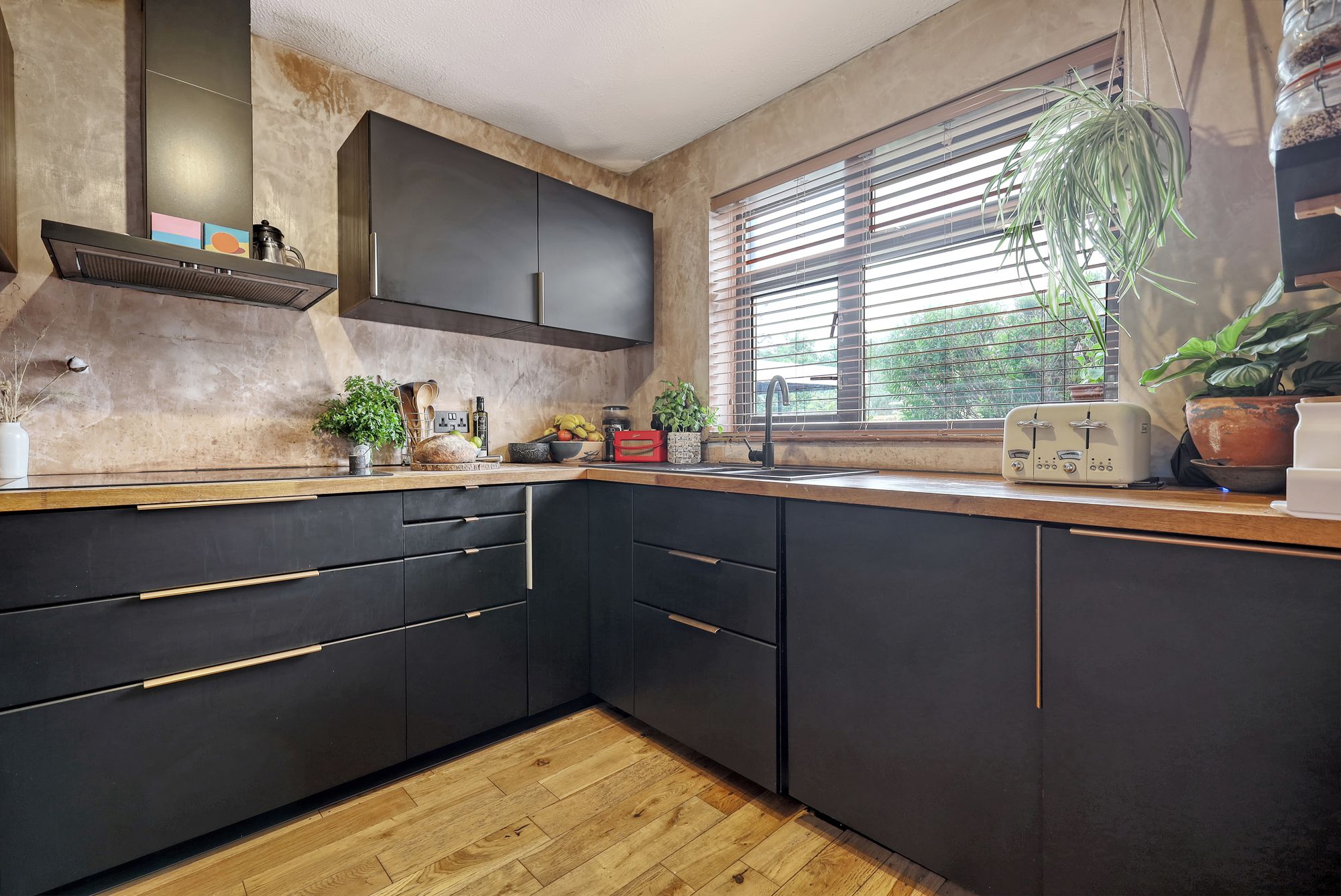 3 bed semi-detached house for sale in Manorhall Gardens, Leyton, E10  - Property Image 7