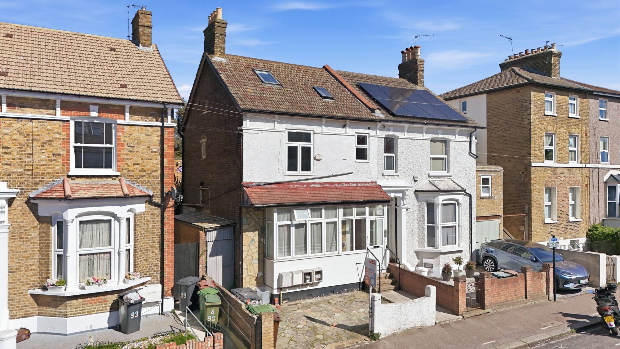 2 bed flat for sale in Grange Park Road, Leyton, E10