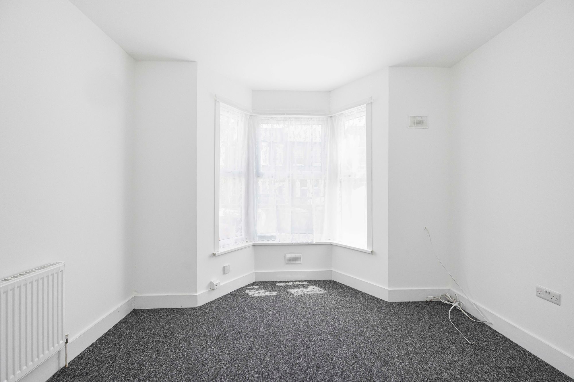 2 bed flat for sale in Morley Road, Leyton, E10  - Property Image 3