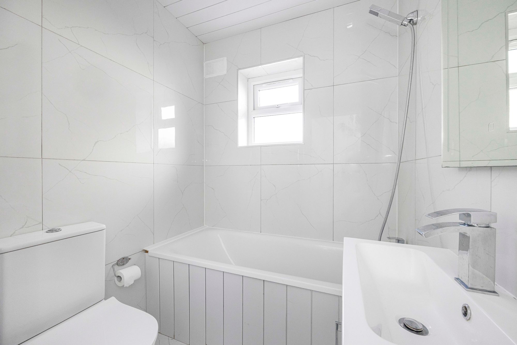 2 bed flat for sale in Morley Road, Leyton, E10 8