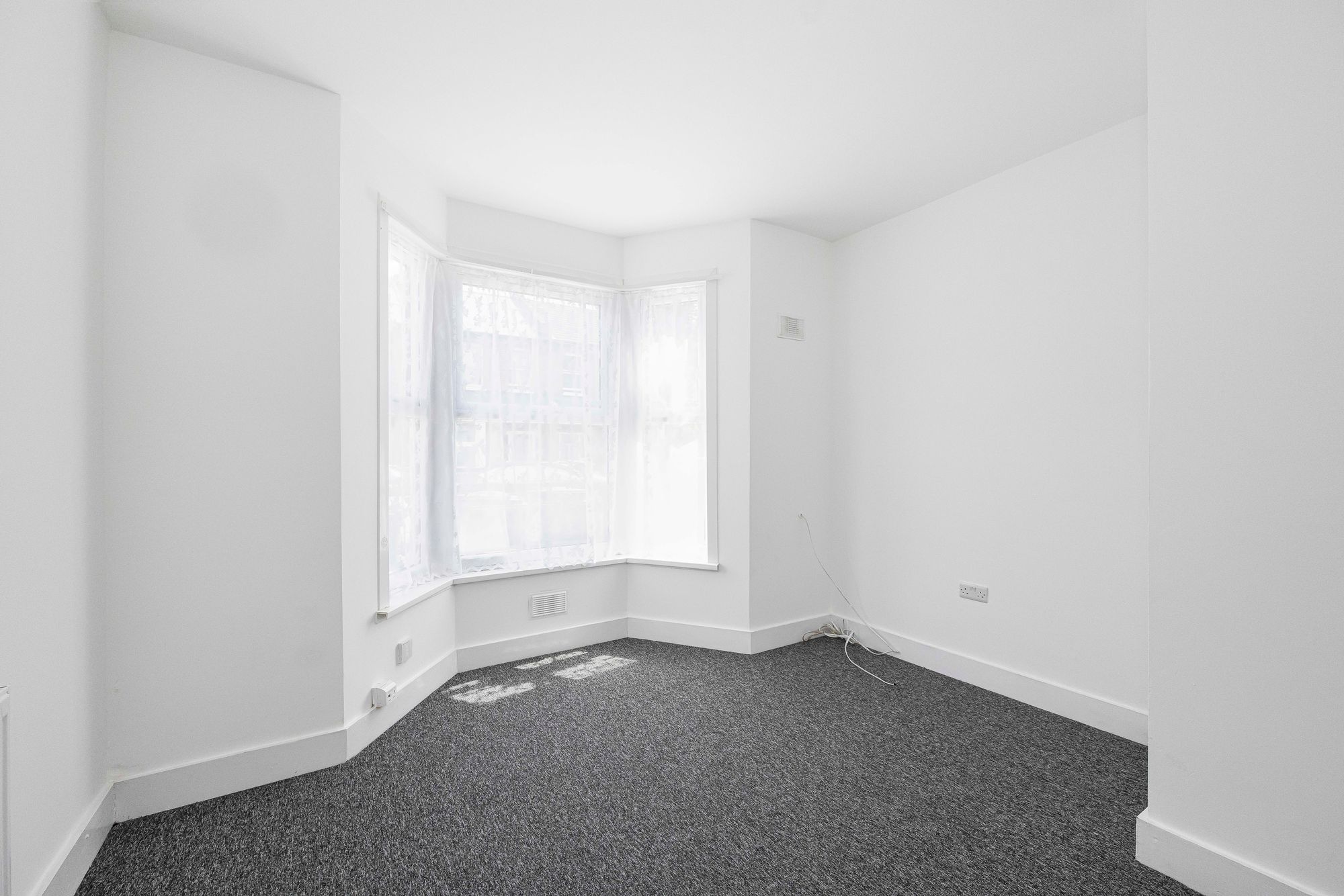 2 bed flat for sale in Morley Road, Leyton, E10  - Property Image 5