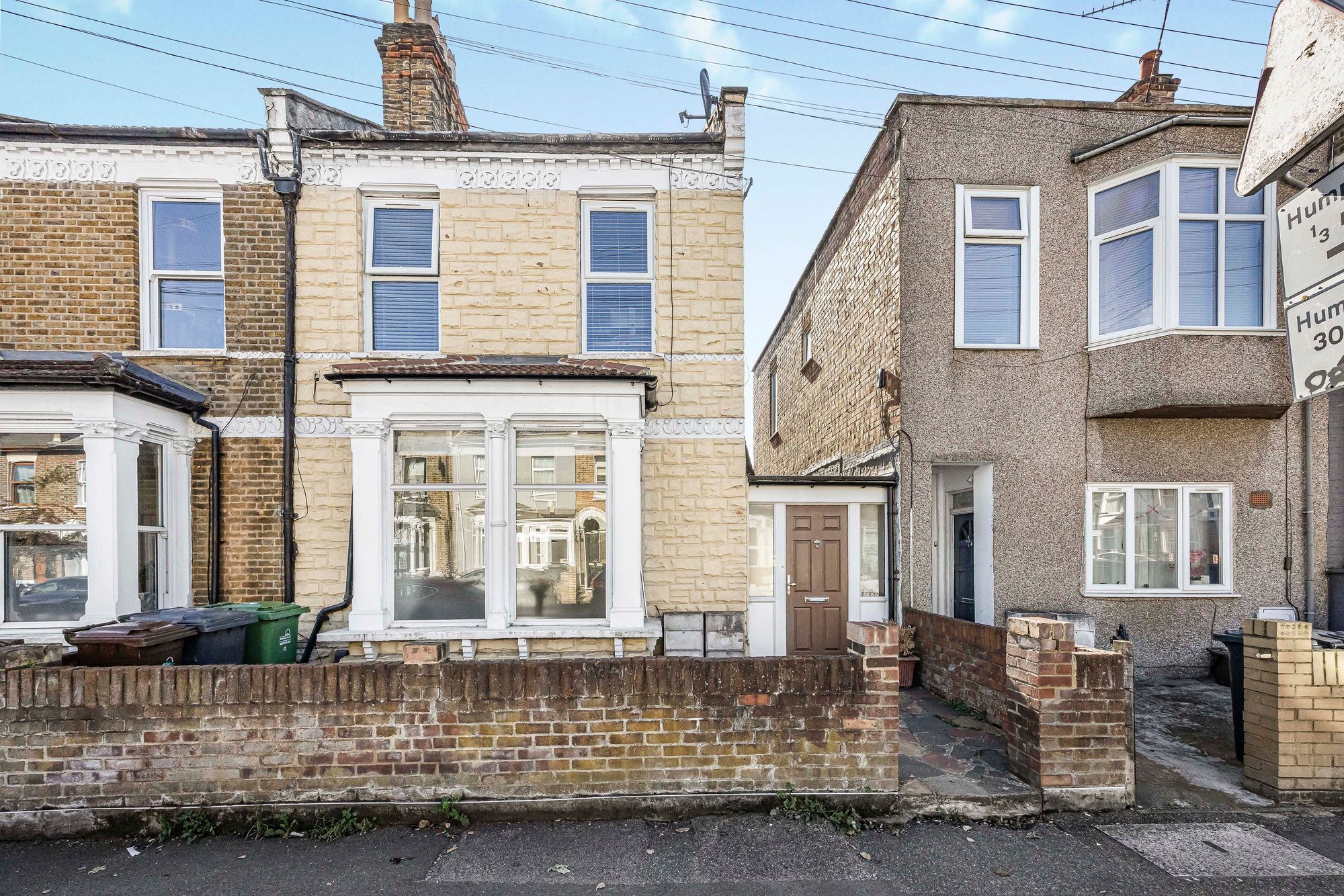 2 bed flat for sale in Dawlish Road, London, E10 11