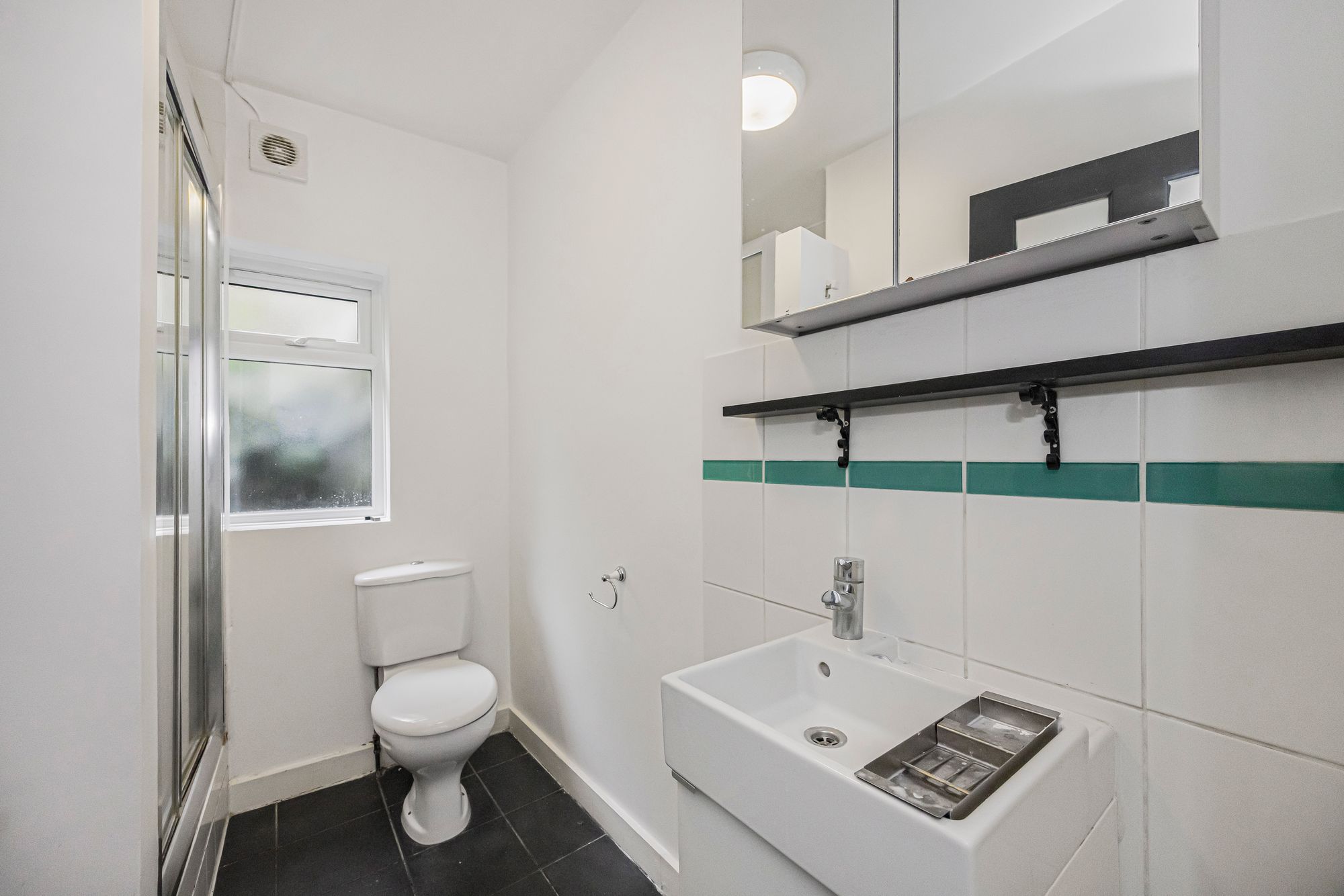 2 bed flat for sale in Addison Road, Walthamstow, E17  - Property Image 9