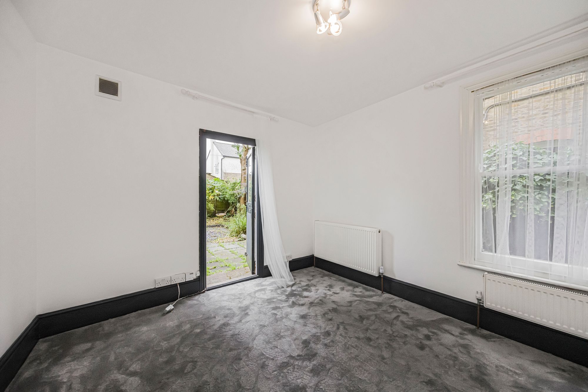 2 bed flat for sale in Addison Road, Walthamstow, E17 10