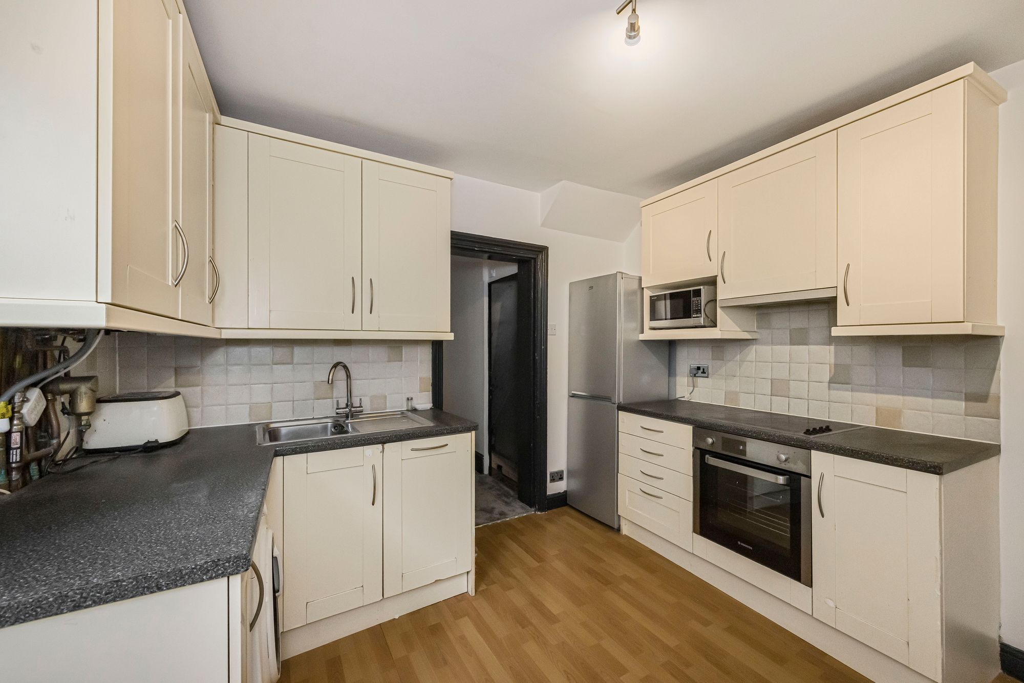 2 bed flat for sale in Addison Road, Walthamstow, E17  - Property Image 4