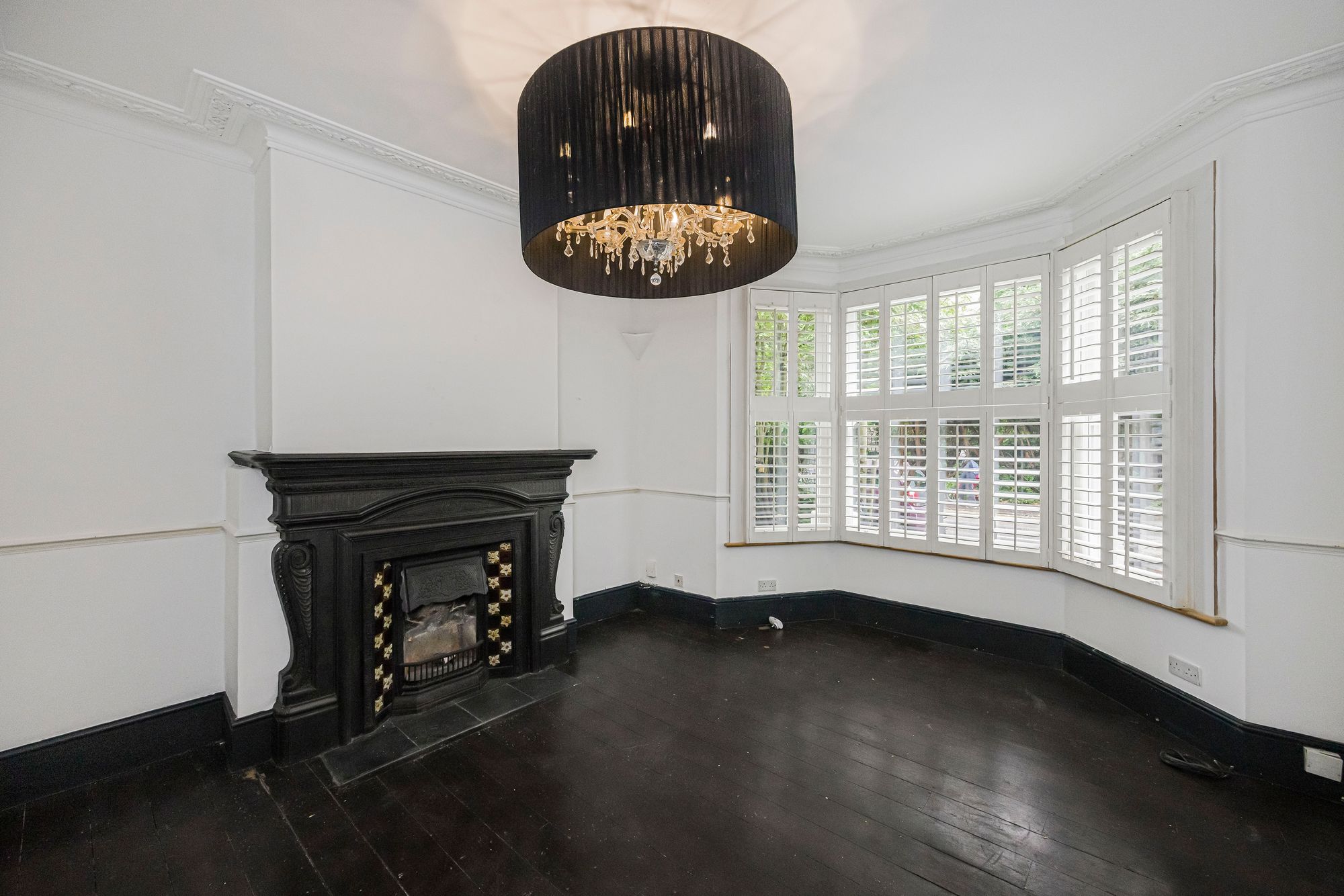 2 bed flat for sale in Addison Road, Walthamstow, E17  - Property Image 2