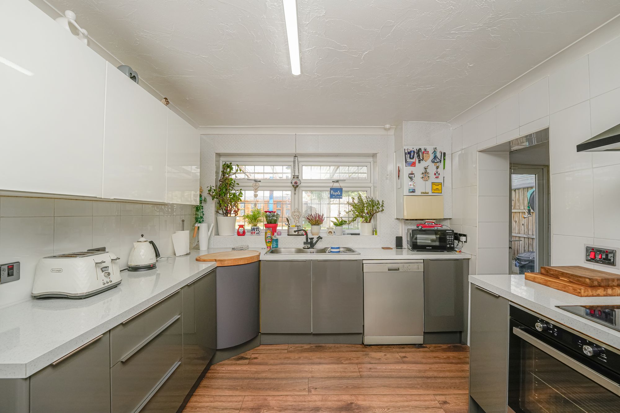 4 bed detached bungalow for sale in Mawney Road, Romford, RM7  - Property Image 10