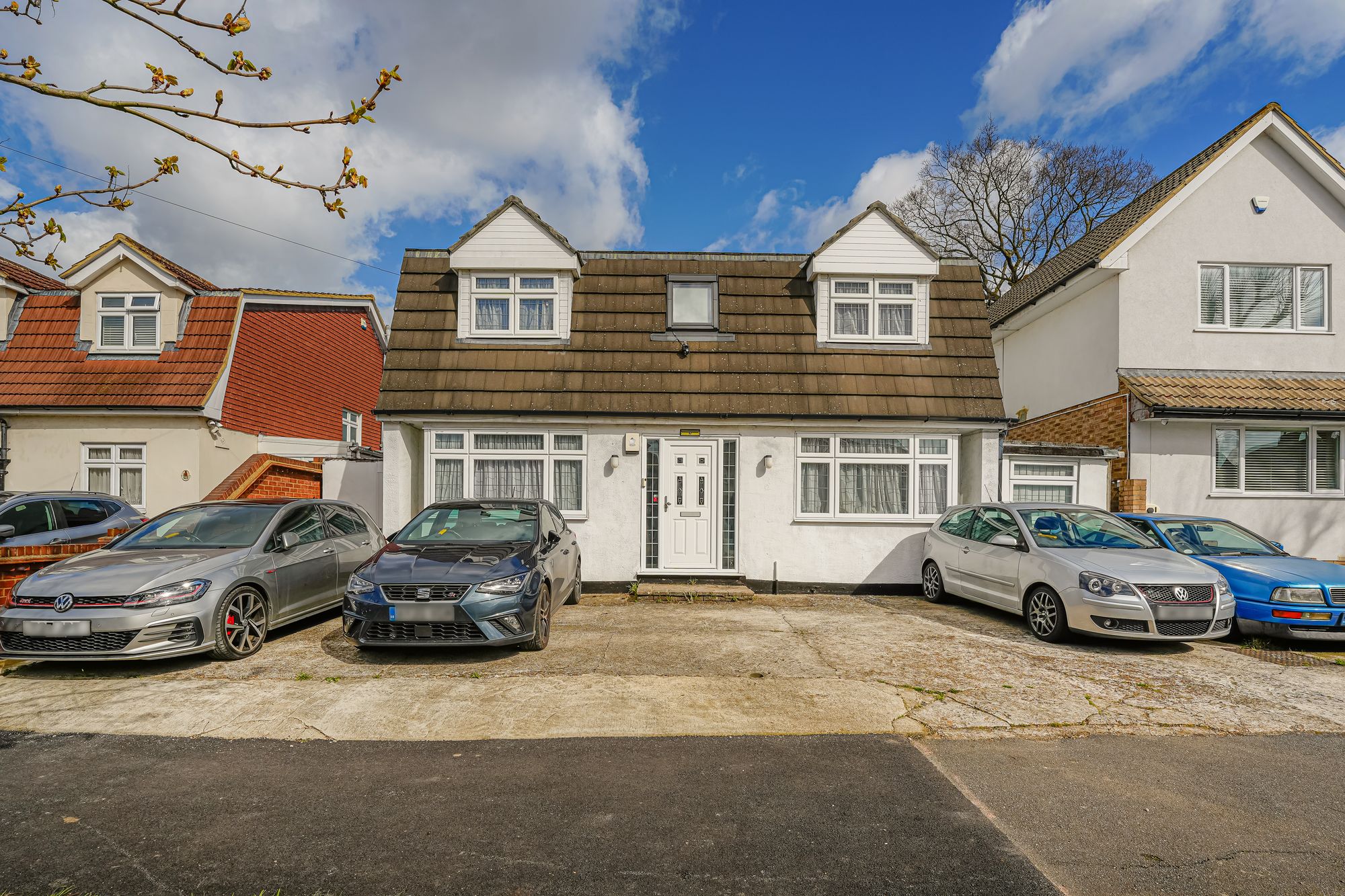 4 bed detached bungalow for sale in Mawney Road, Romford, RM7  - Property Image 2