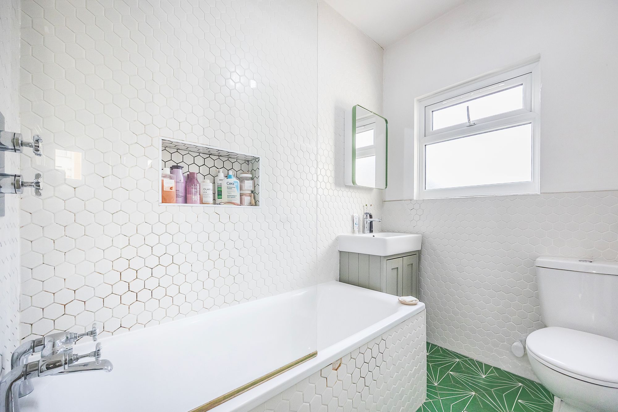 2 bed flat to rent in Hainault Road, Leytonstone, E11  - Property Image 13