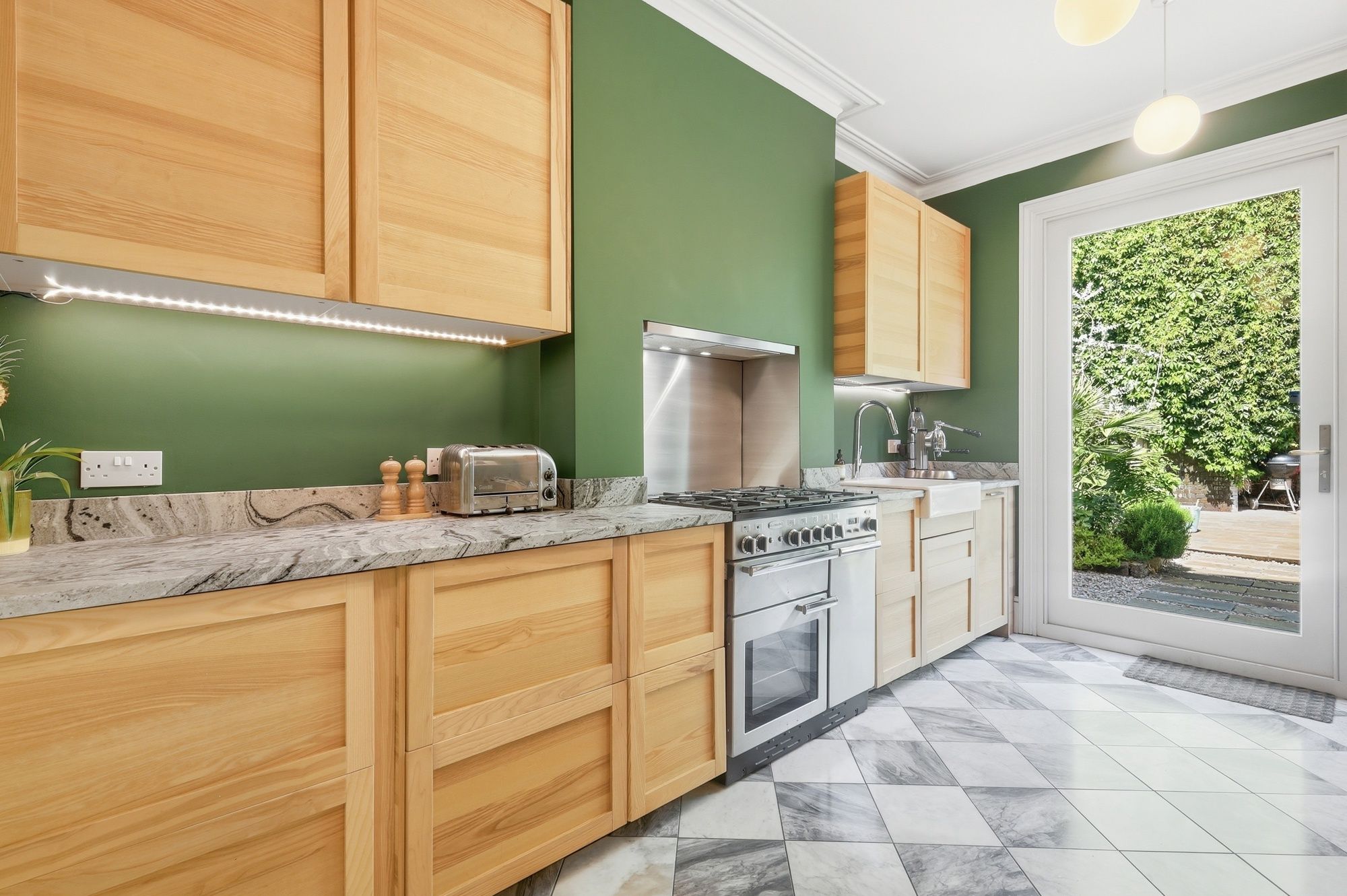3 bed end of terrace house for sale in Pretoria Road, Leytonstone, E11  - Property Image 5