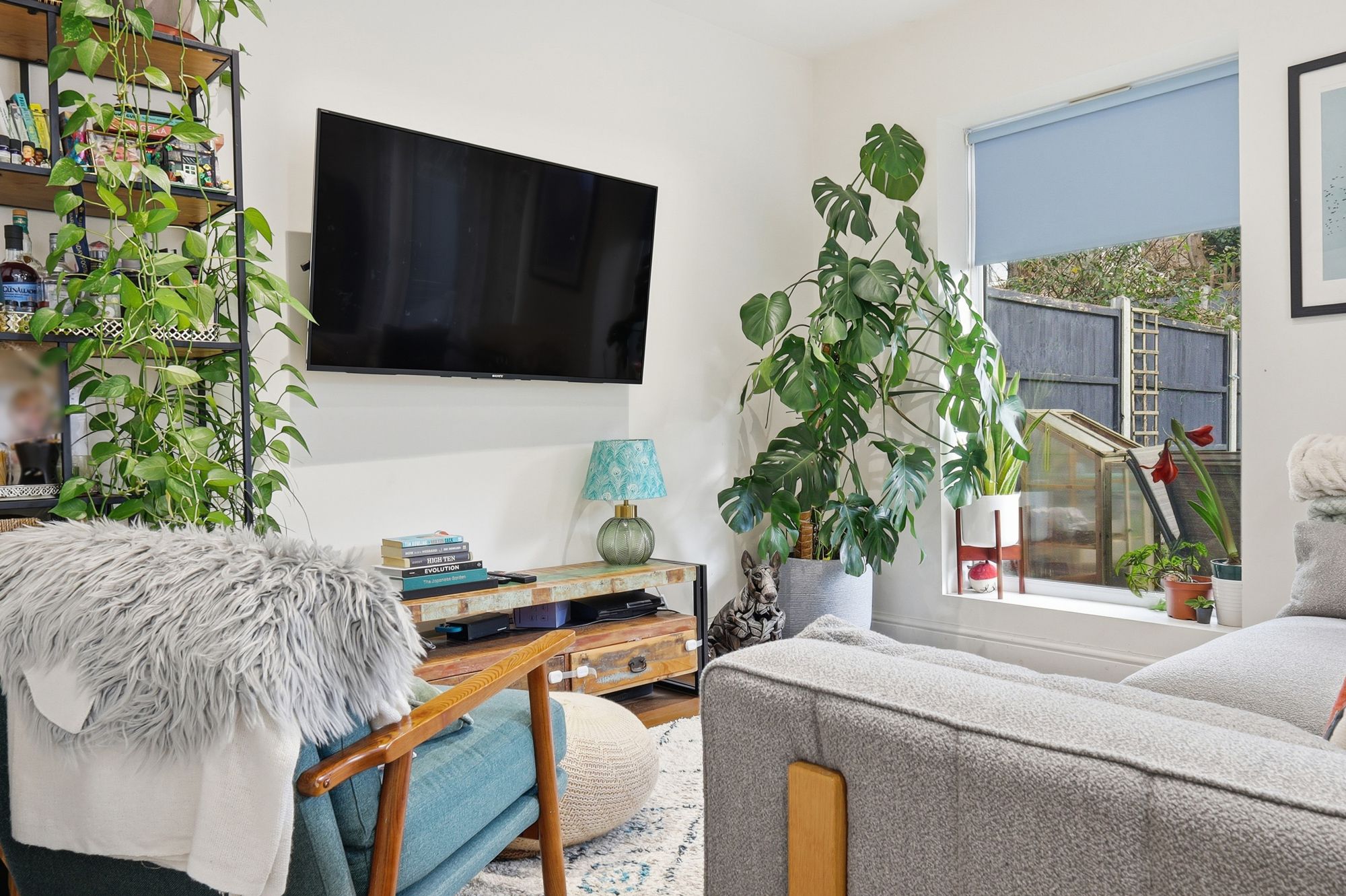 2 bed flat for sale in St. Mary's Road, London, E10 5