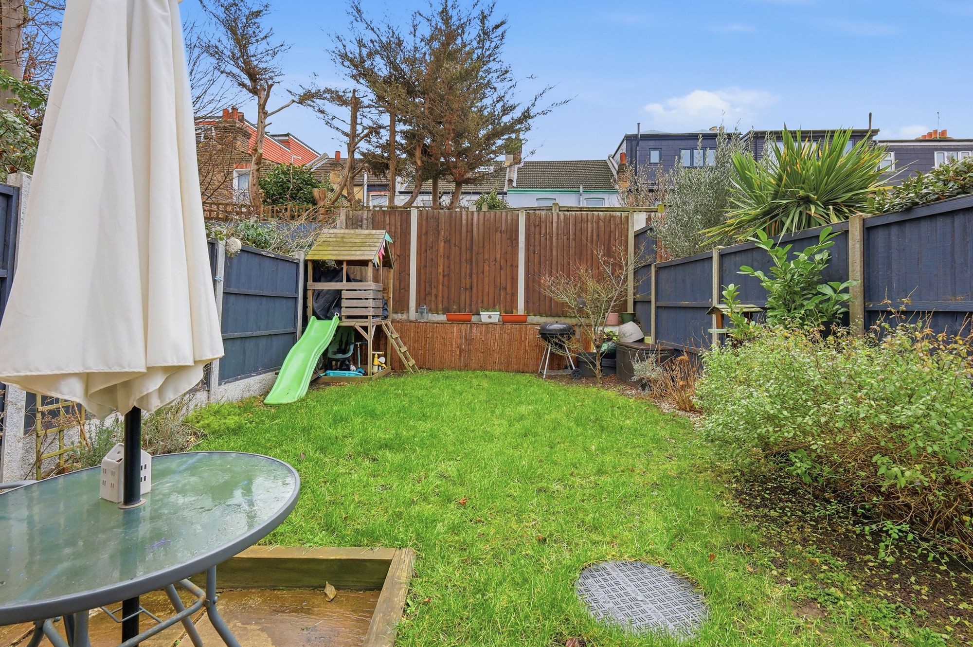 2 bed flat for sale in St. Mary's Road, London, E10  - Property Image 11