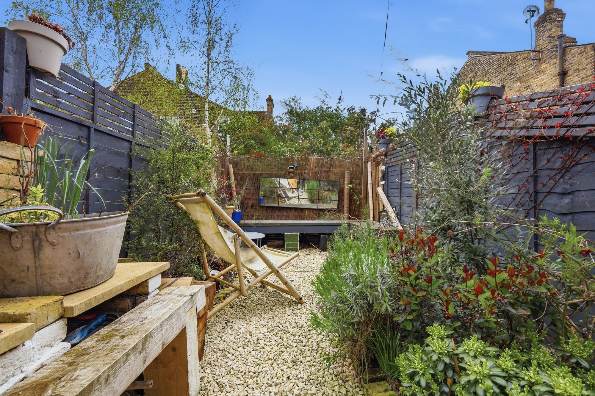 3 bed flat for sale in Lawton Road, London, E10 23