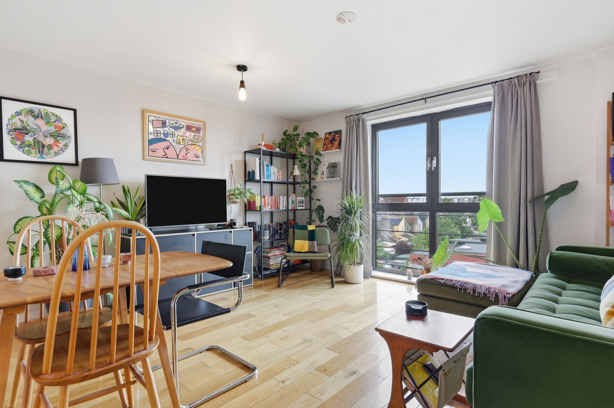 2 bed flat for sale in Brisbane Road, Kitchen Court, Leyton, E10 - Property Image 1
