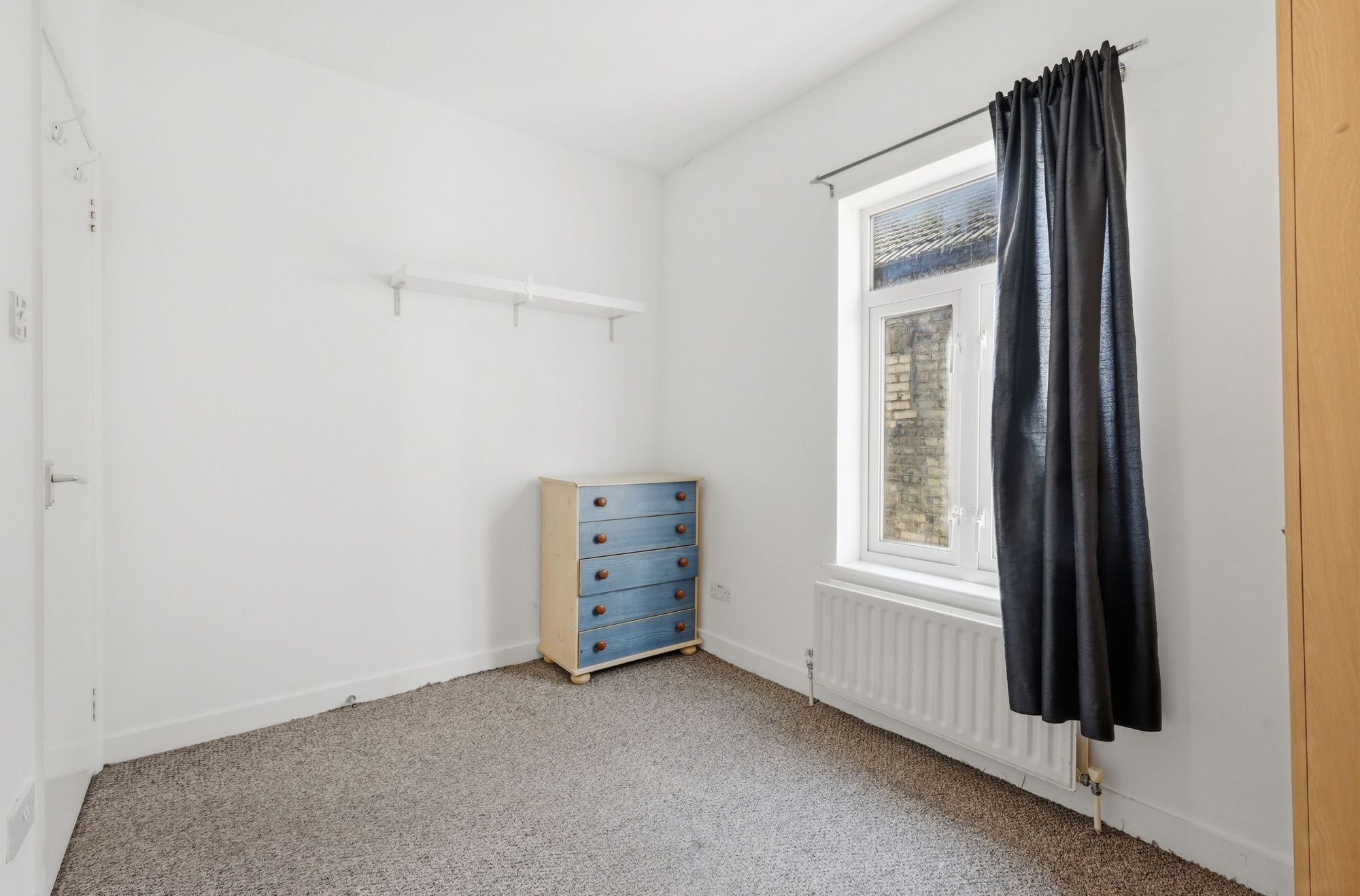 2 bed flat for sale in Leslie Road, Leytonstone, E11 7