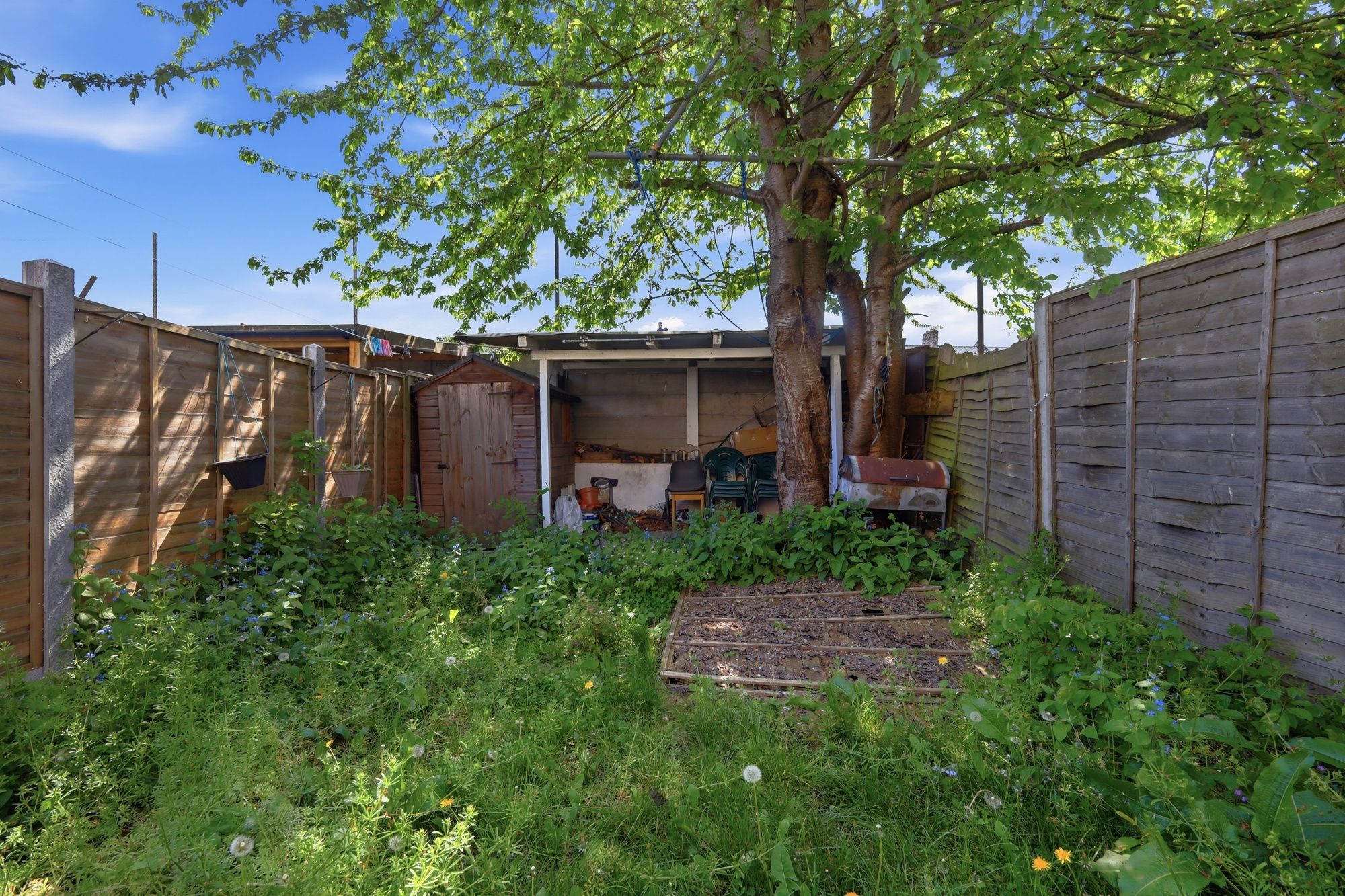 2 bed flat for sale in Leslie Road, Leytonstone, E11 11
