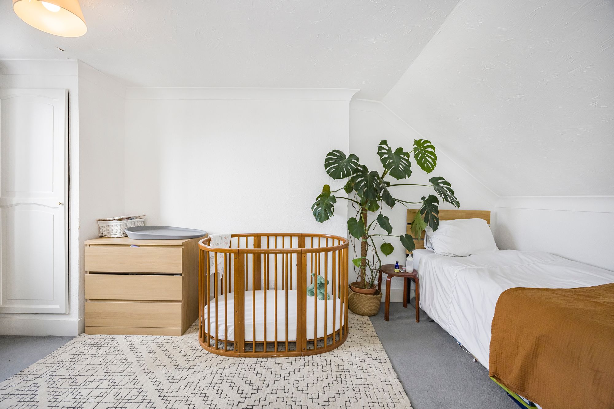 2 bed flat for sale in High Road Leyton, London, E15 9