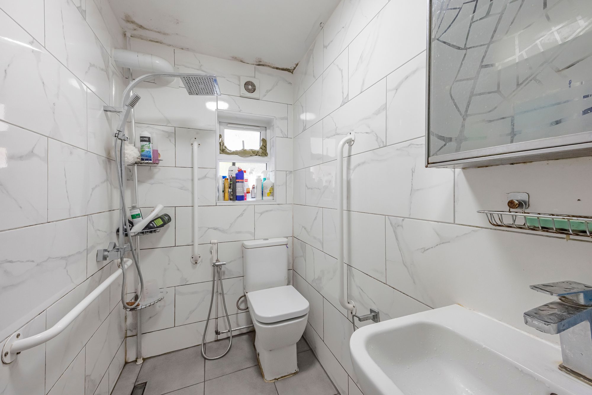 3 bed mid-terraced house for sale in Goodall Road, London, E11  - Property Image 14