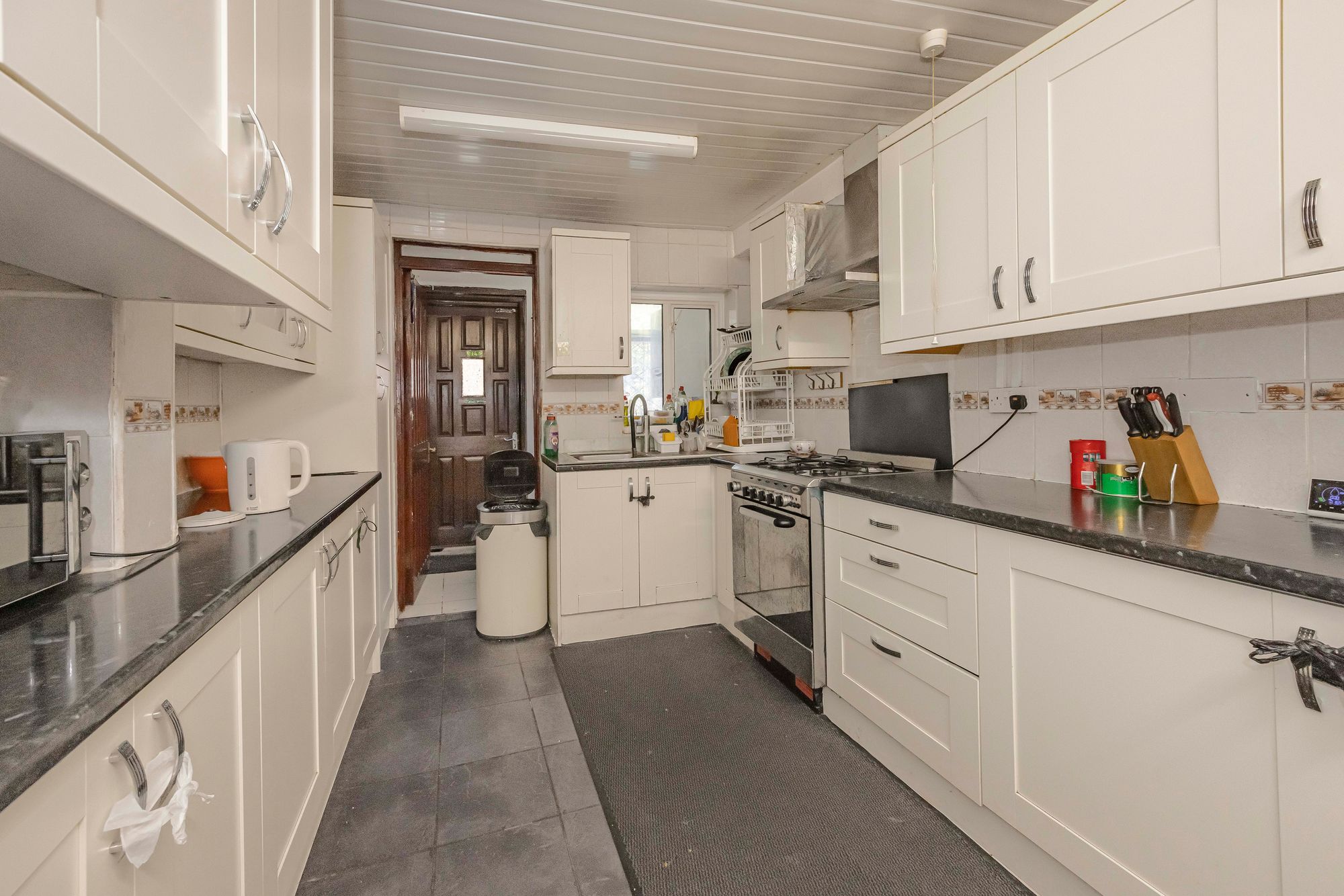 3 bed mid-terraced house for sale in Goodall Road, London, E11  - Property Image 2