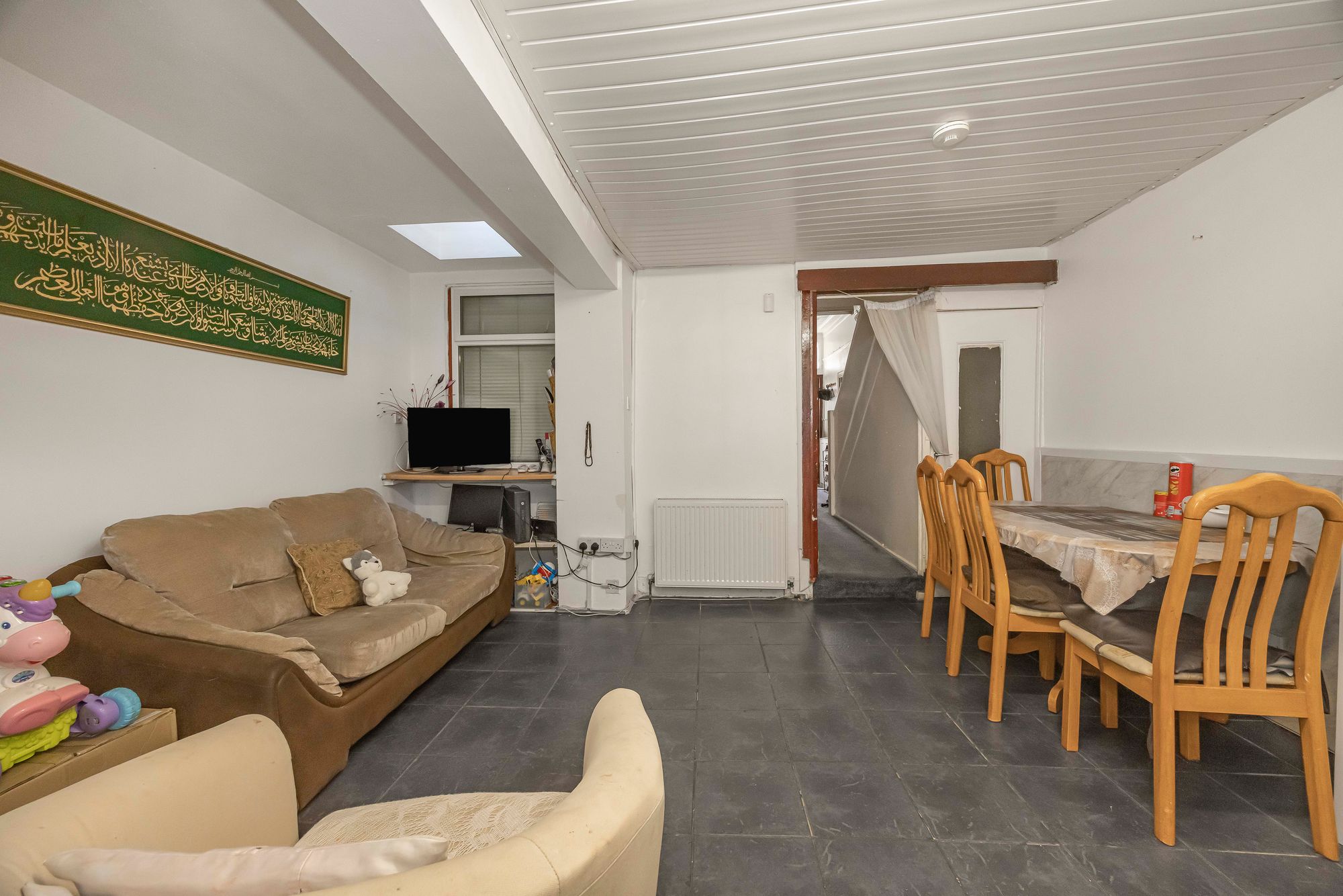 3 bed mid-terraced house for sale in Goodall Road, London, E11  - Property Image 5