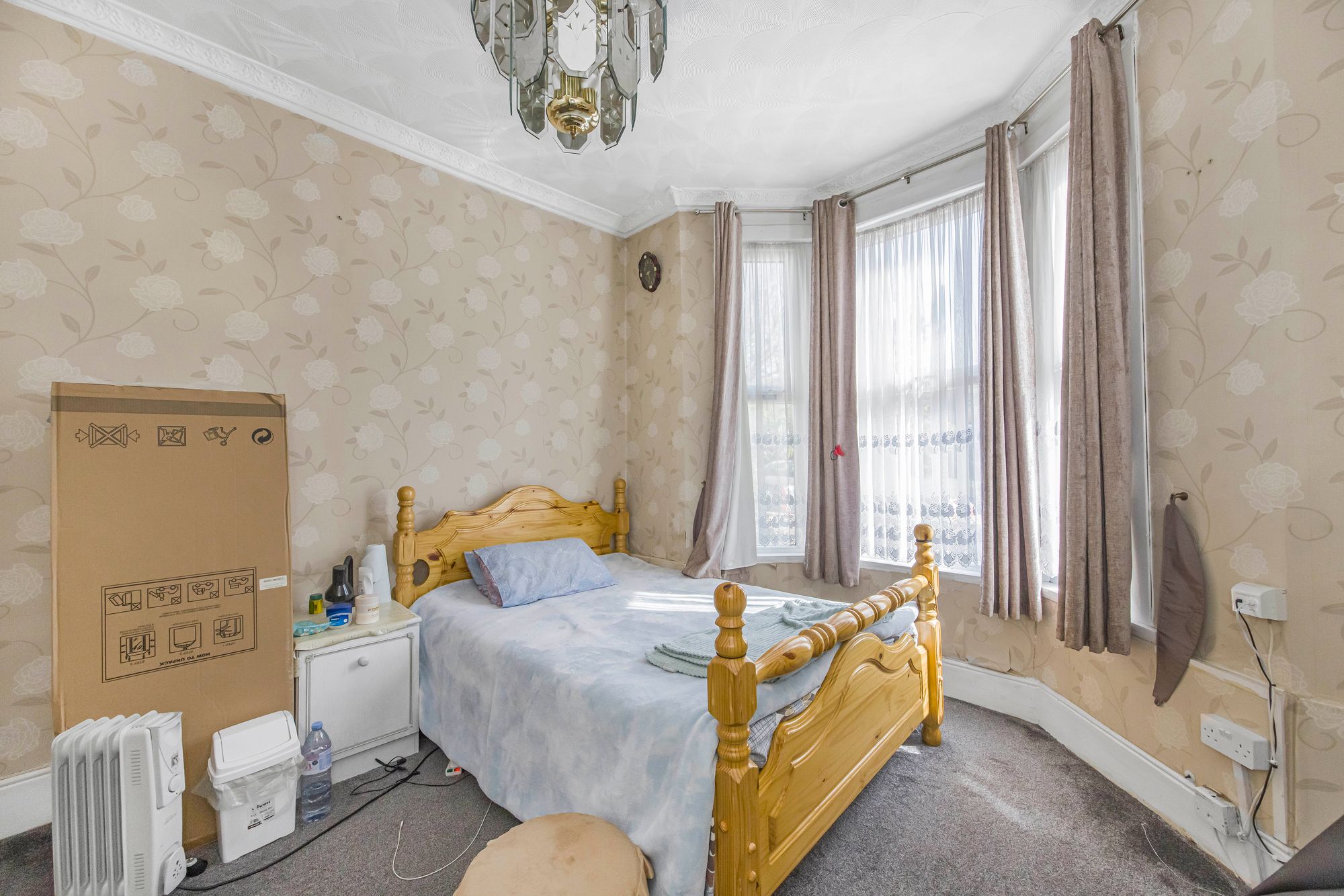 3 bed mid-terraced house for sale in Goodall Road, London, E11 5