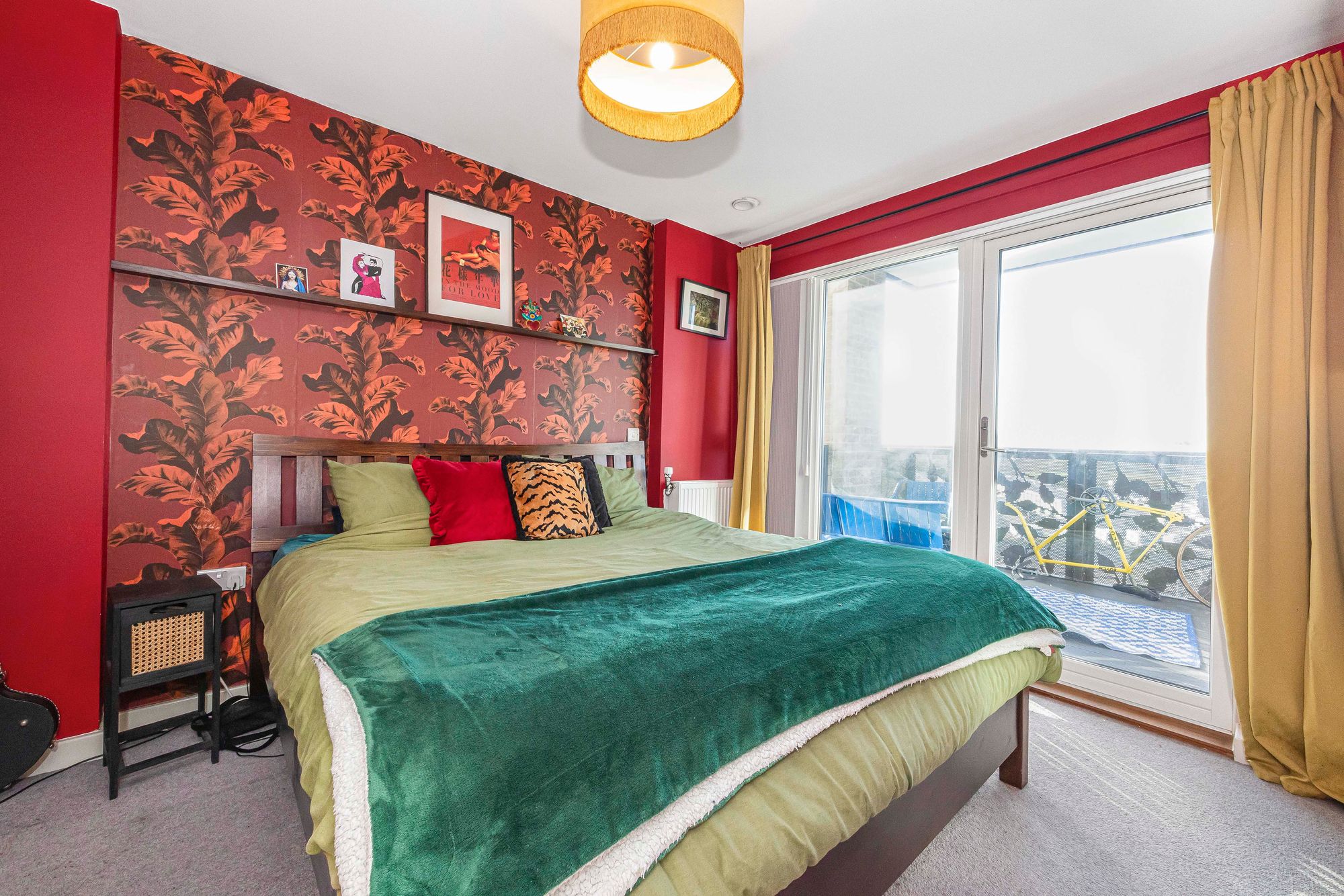 2 bed apartment for sale in Dunedin Road, Siskin Apartments, E10 8