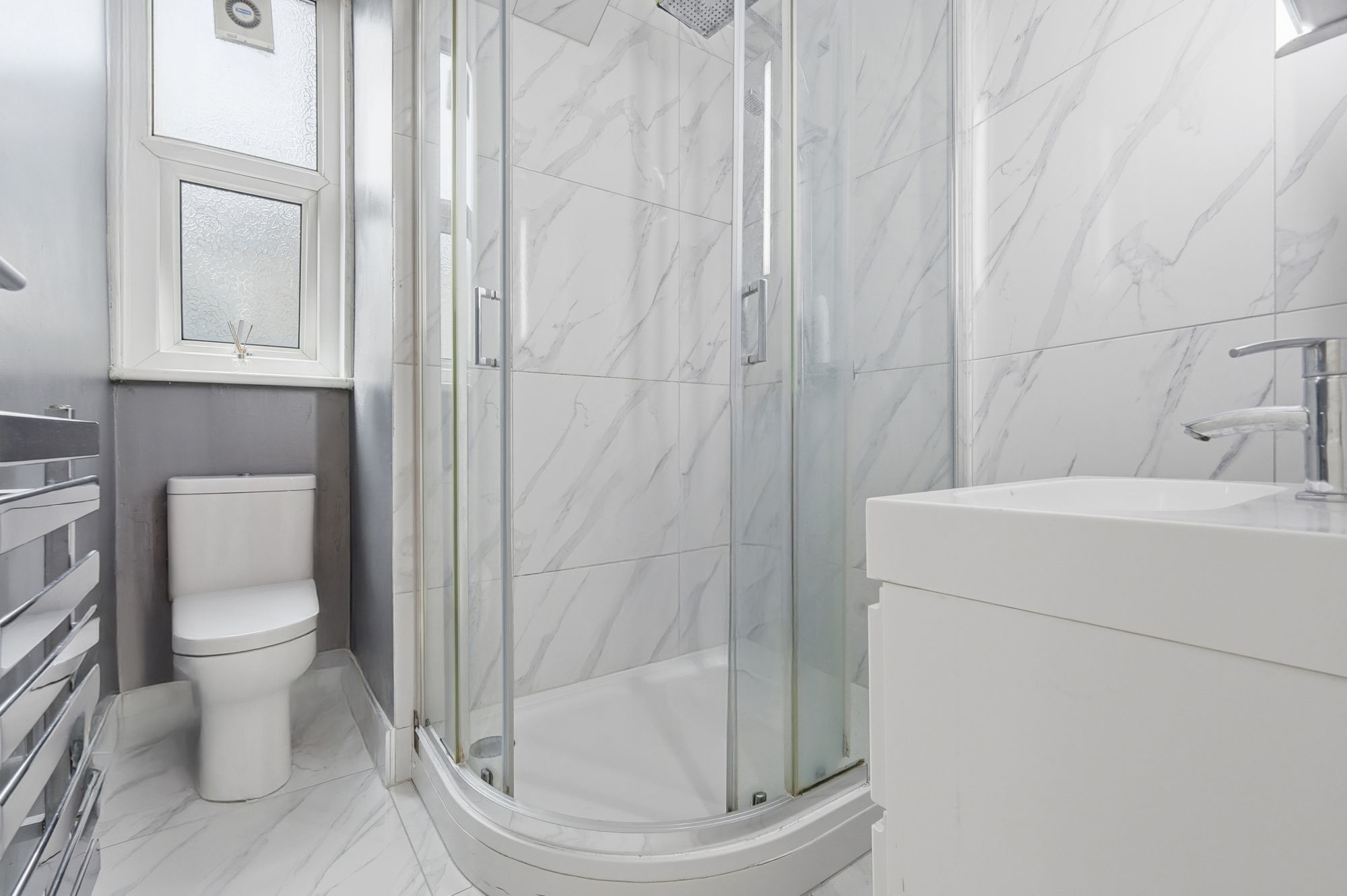 2 bed flat for sale in Jersey Road, Leytonstone, E11 12