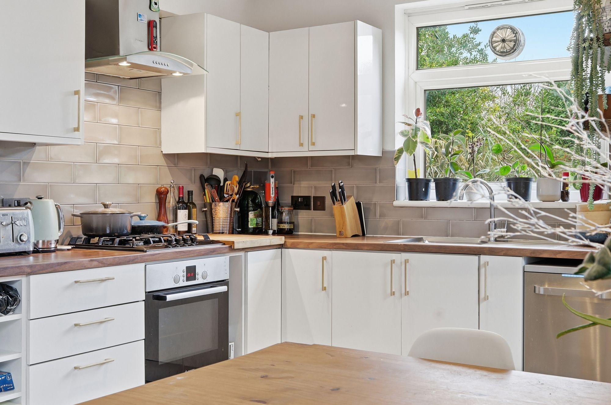 2 bed flat for sale in Jersey Road, Leytonstone, E11 4