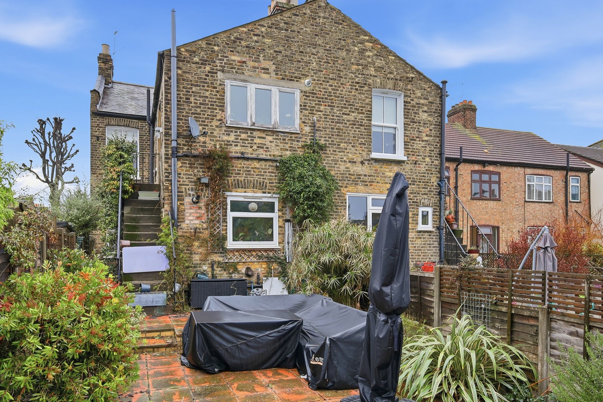 2 bed flat for sale in Jersey Road, Leytonstone, E11 15