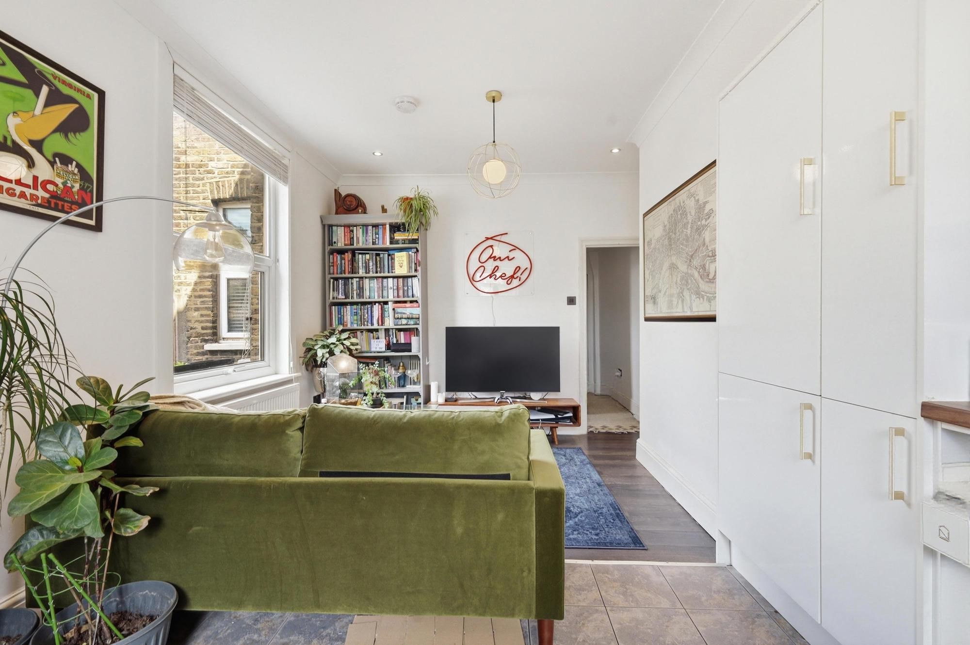 2 bed flat for sale in Jersey Road, Leytonstone, E11 1