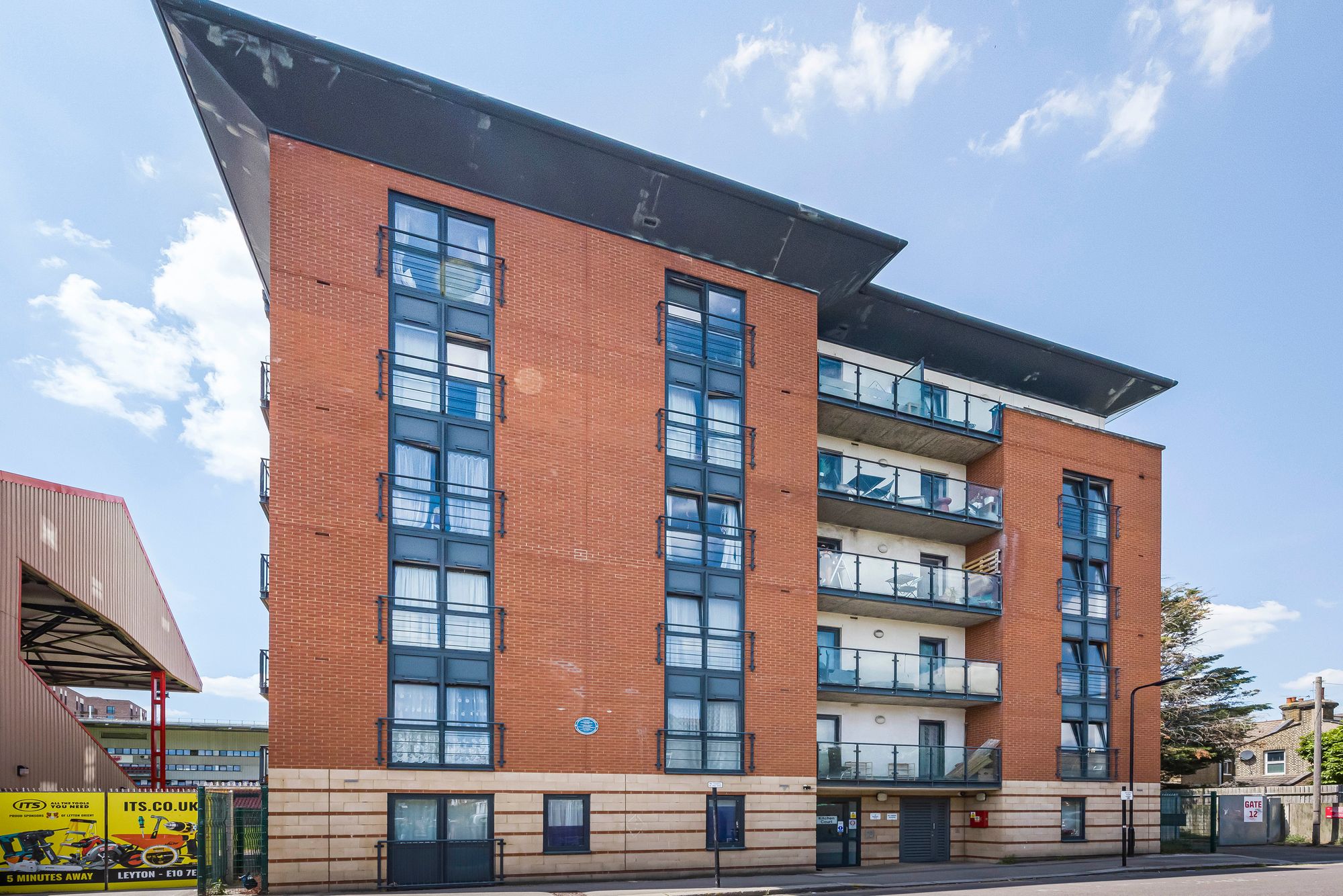 2 bed flat for sale in Kitchen Court, Brisbane Road, Leyton, E10 - Property Image 1