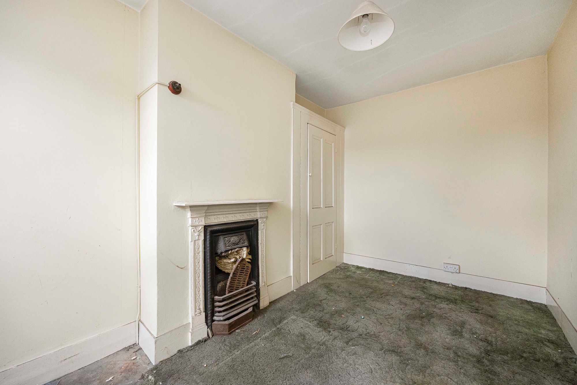 3 bed mid-terraced house for sale in Carnarvon Road, London, E18  - Property Image 6