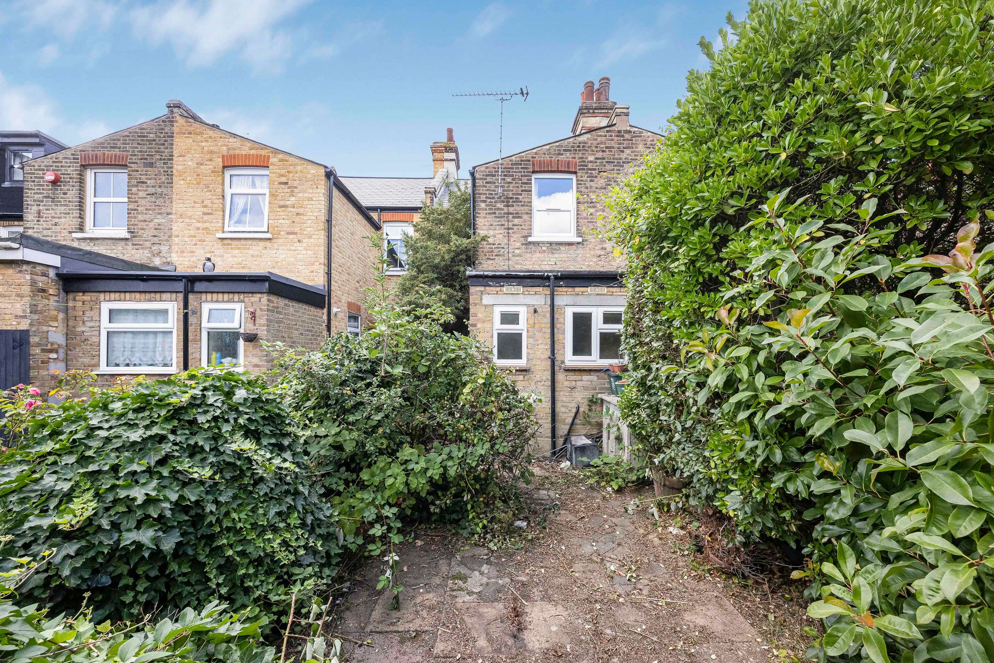 3 bed mid-terraced house for sale in Carnarvon Road, London, E18  - Property Image 14