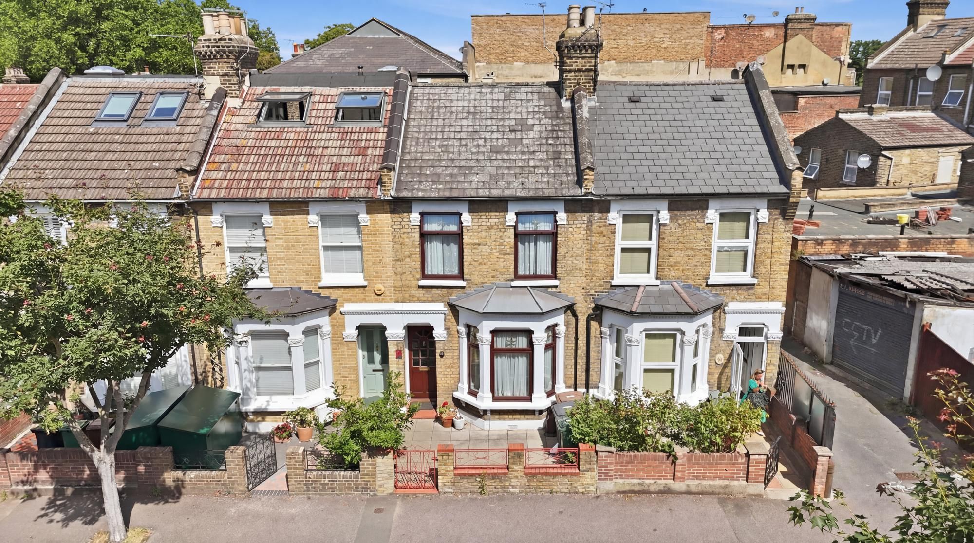3 bed terraced house for sale in Dunedin Road, London, E10  - Property Image 1