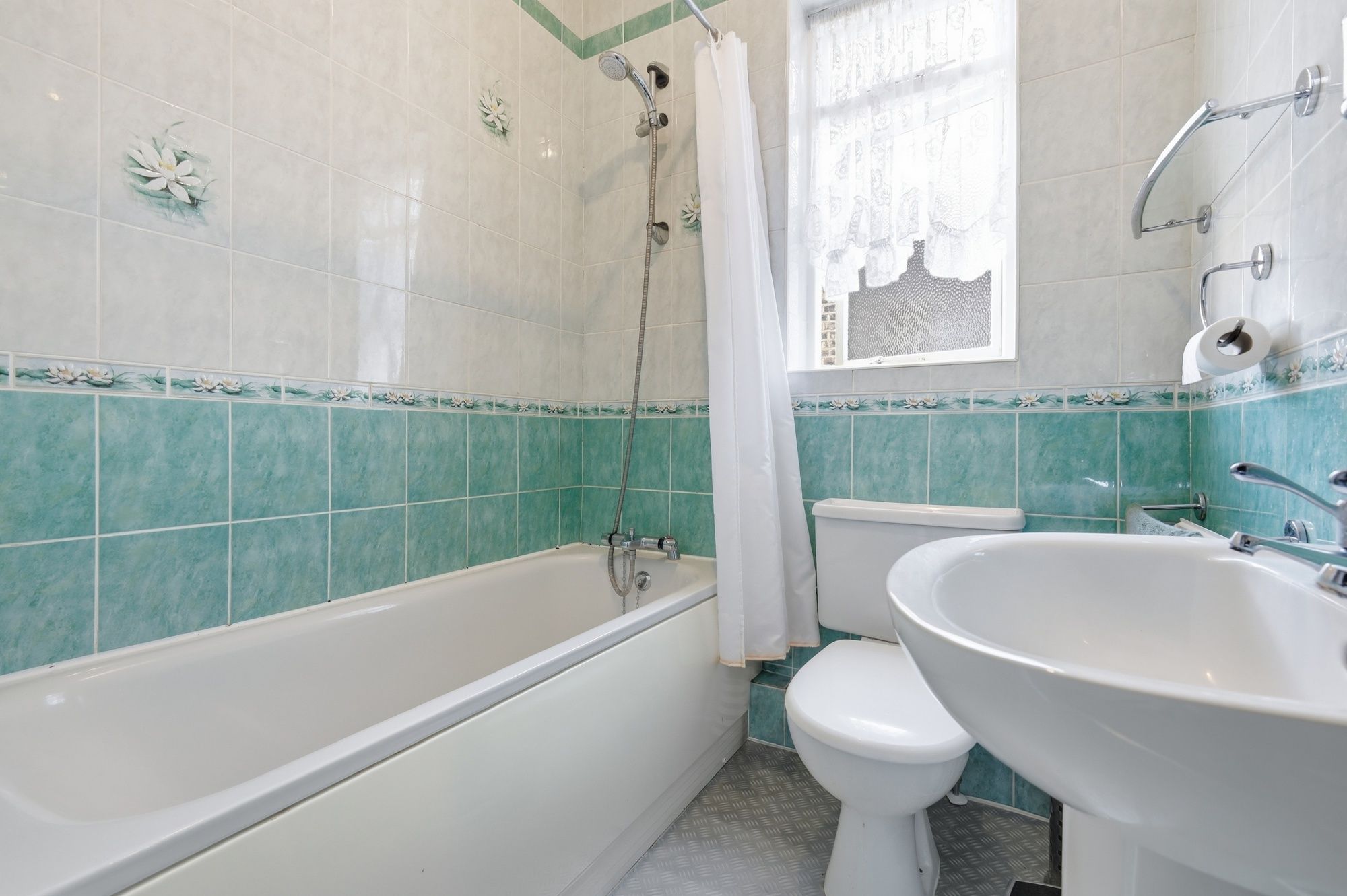 3 bed terraced house for sale in Dunedin Road, London, E10  - Property Image 15