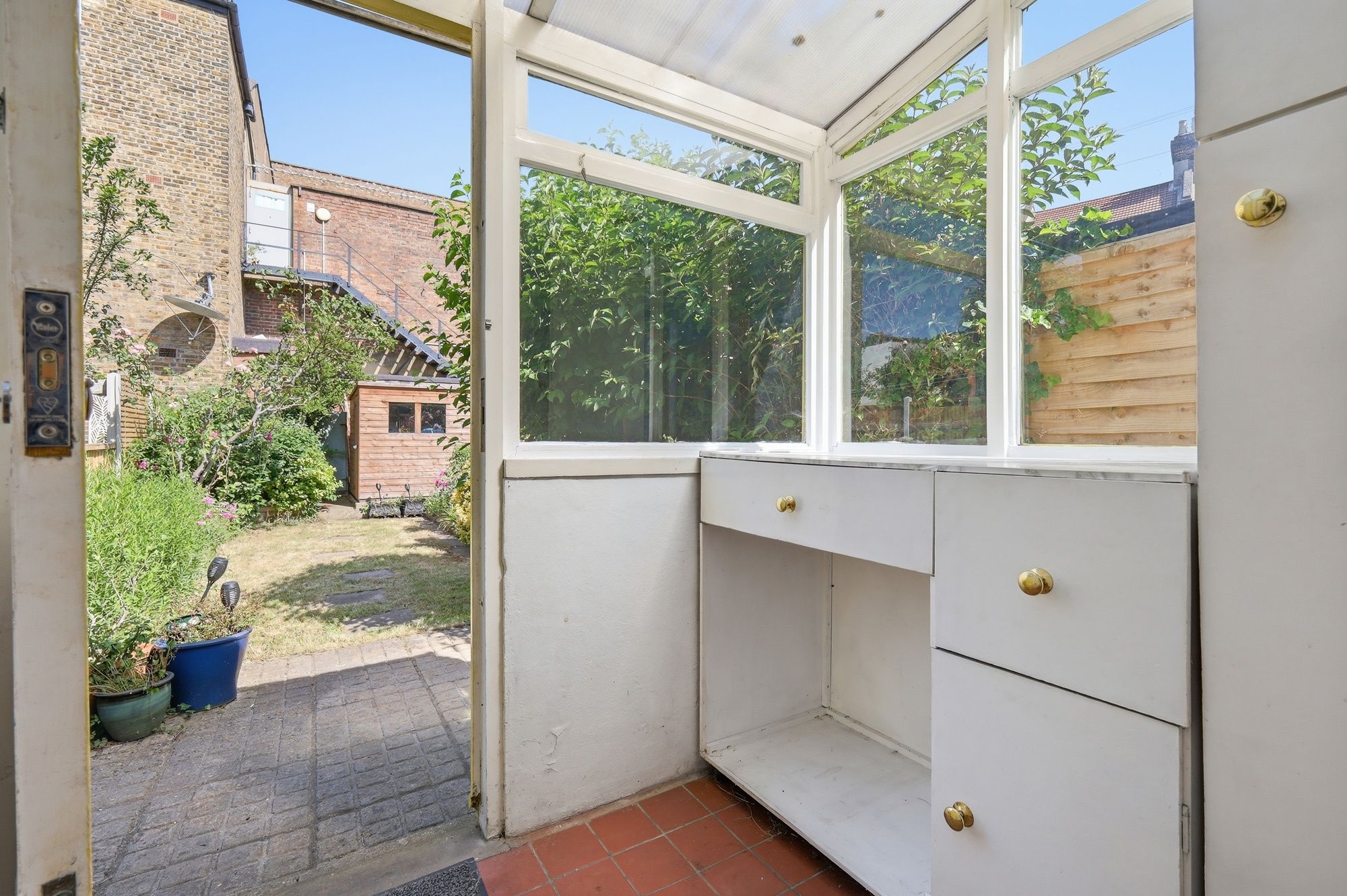 3 bed terraced house for sale in Dunedin Road, London, E10  - Property Image 9