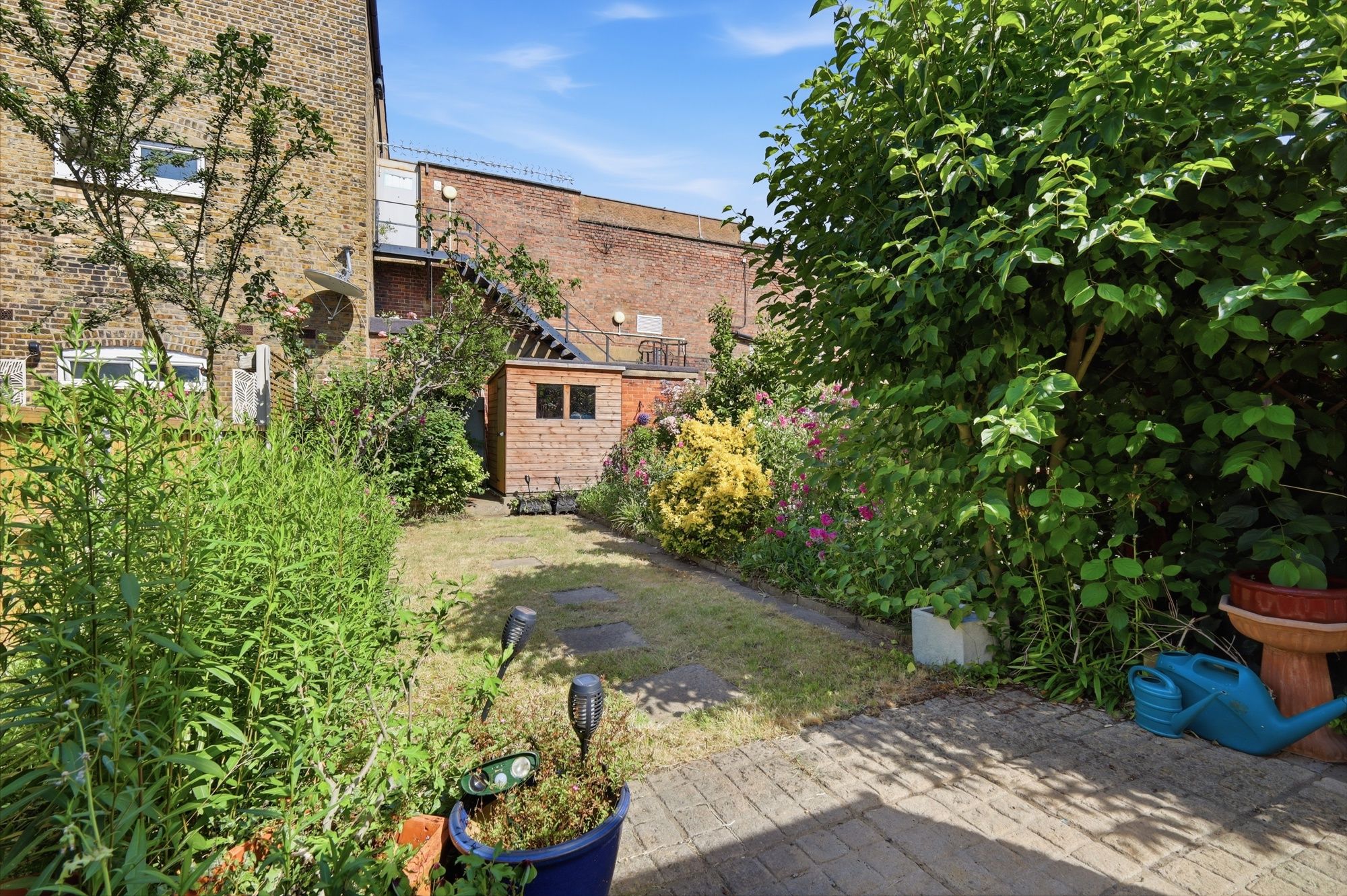 3 bed terraced house for sale in Dunedin Road, London, E10  - Property Image 16