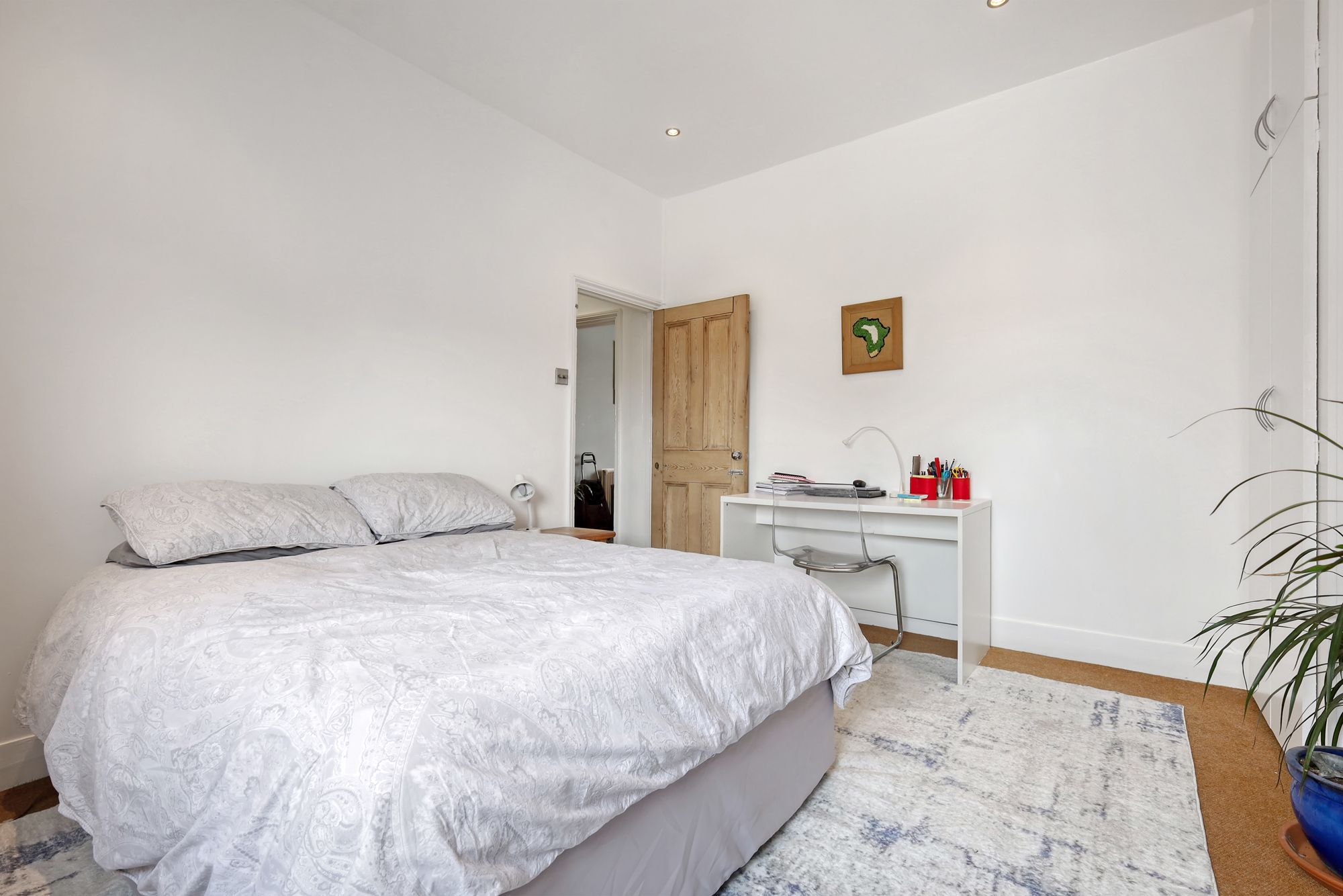 2 bed flat for sale in Hoe Street, London, E17  - Property Image 11