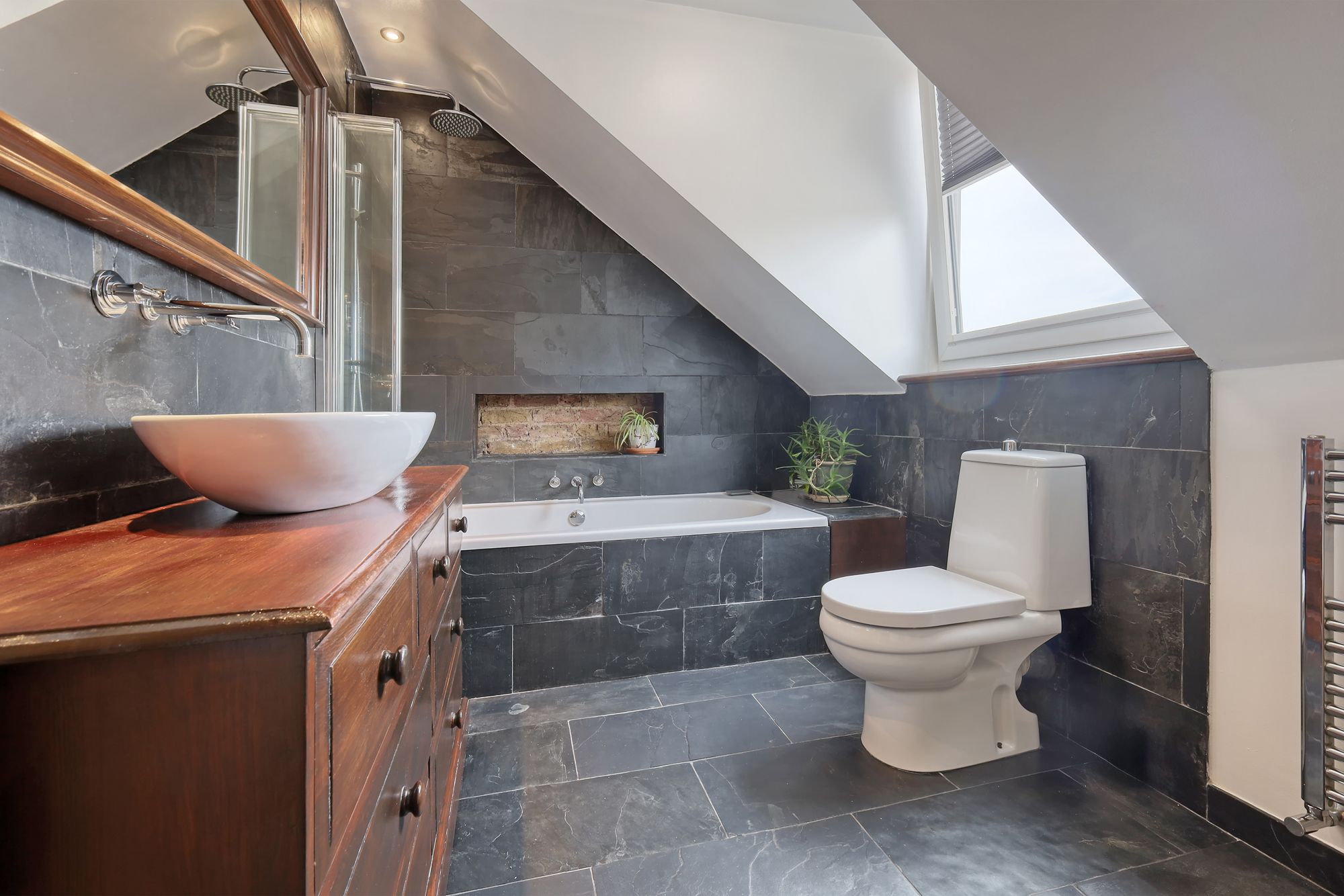 2 bed flat for sale in Hoe Street, London, E17  - Property Image 17