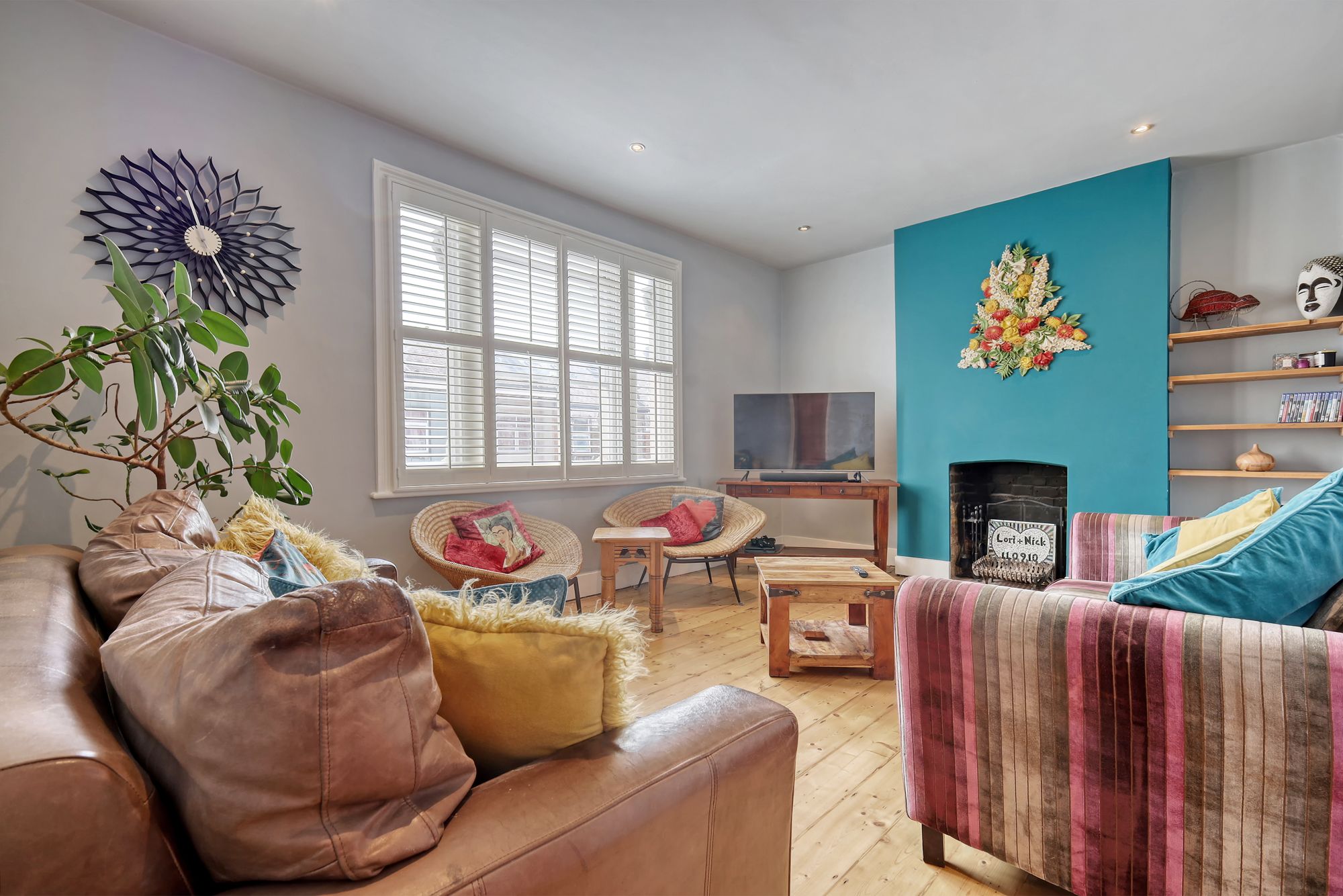 2 bed flat for sale in Hoe Street, London, E17  - Property Image 2